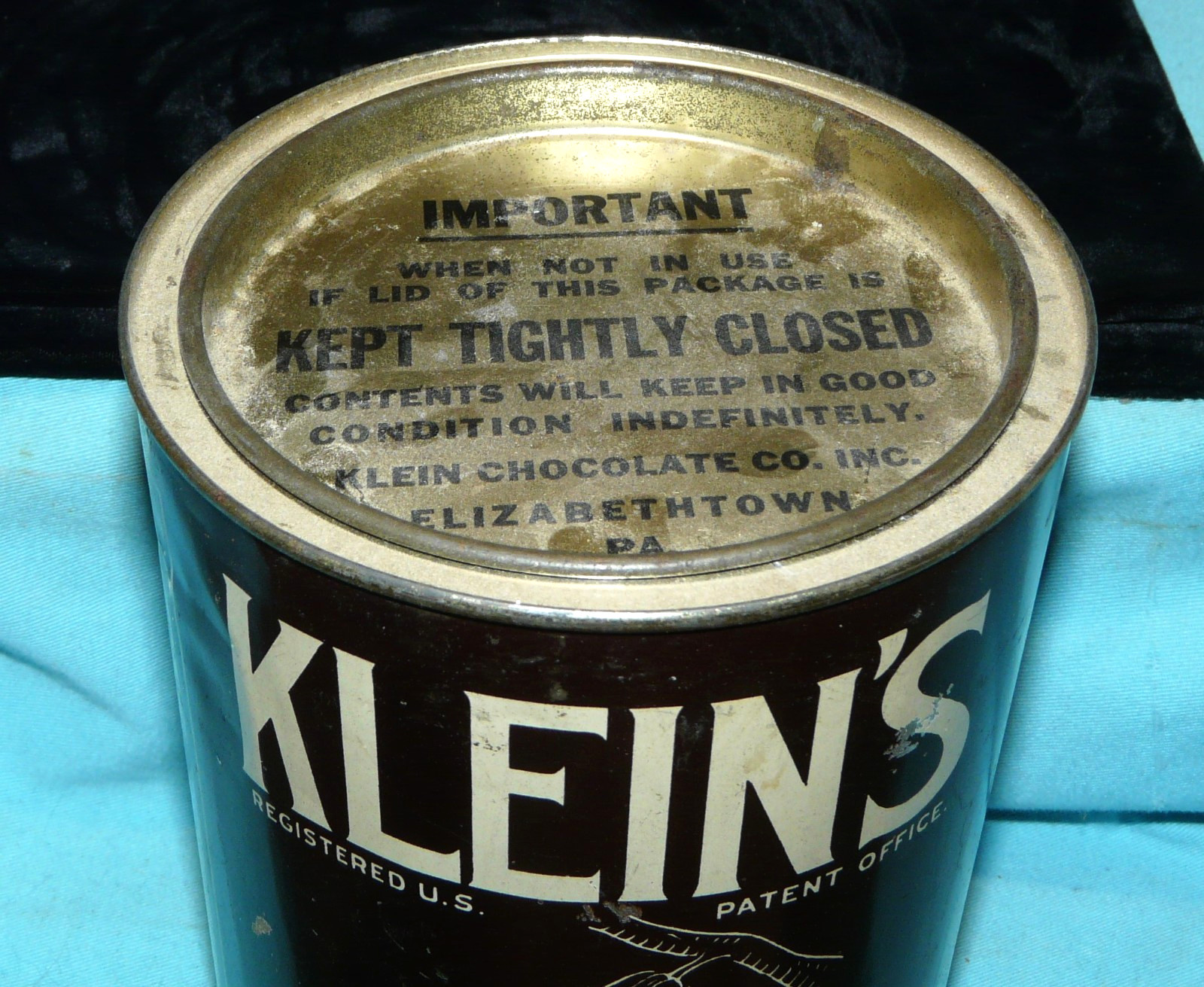 Klein’s Chocolate Breakfast Cocoa, 2 1/2 Pound Tin, Empty x Hoffman Collection