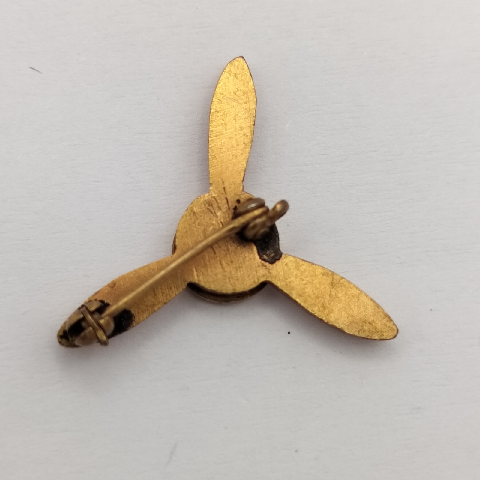 Vintage Employees Council LERC Gold Tone Red White Enamel Pin Propeller