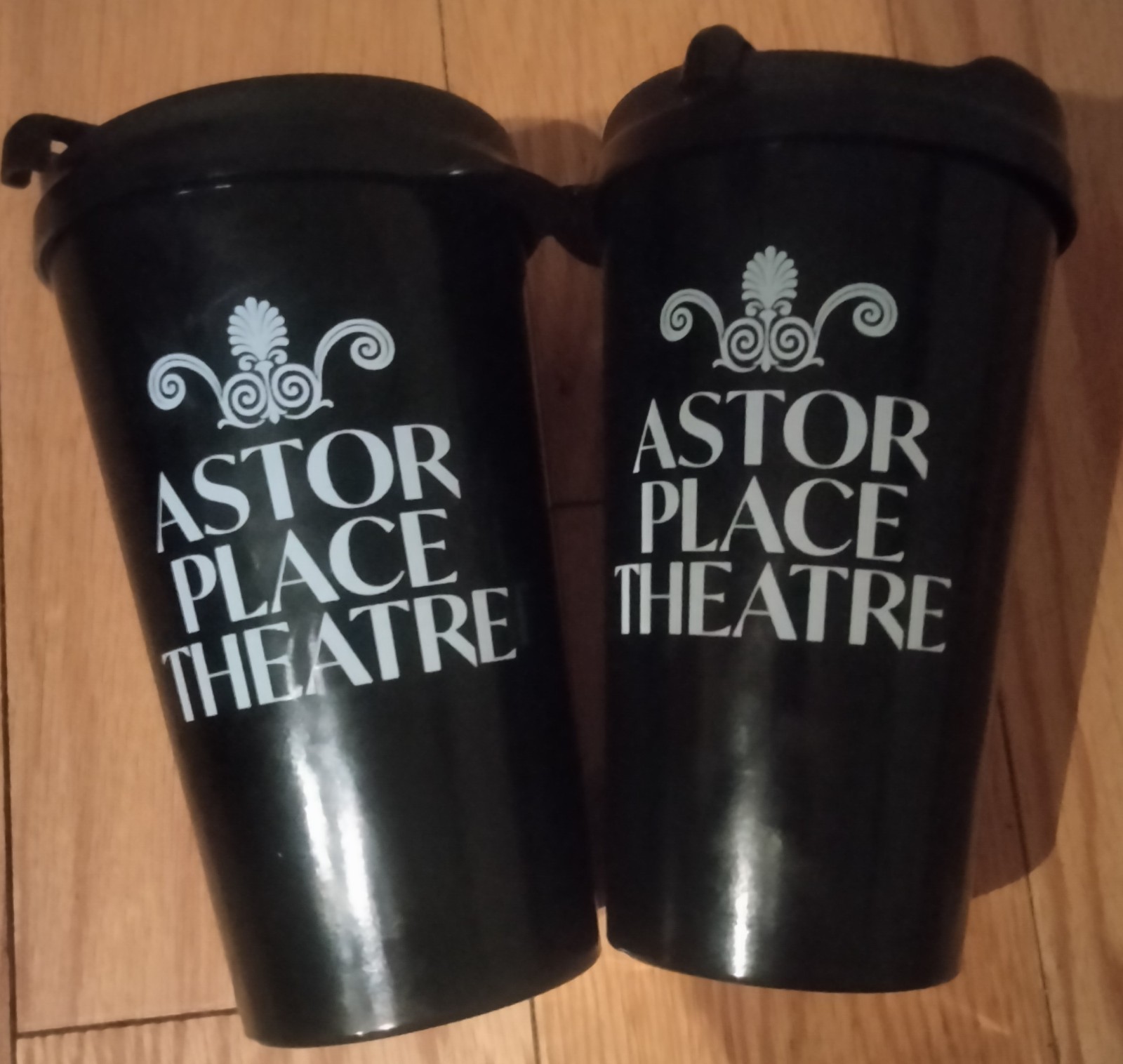 2 Astor Place THEATRE COLLECTORS PLASTIC CUPS 16oz w/ lids