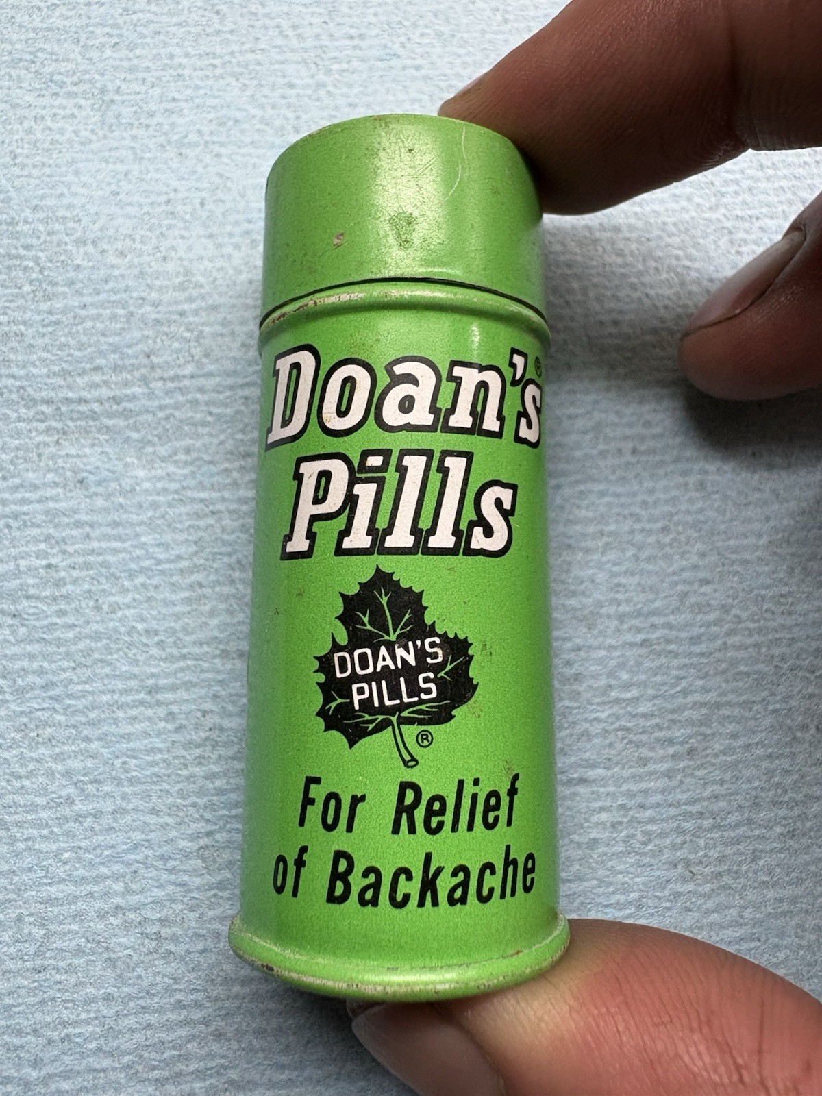 Doan’s Pills Green Metal Tin Container for Relief of Backache Batavia, Ill