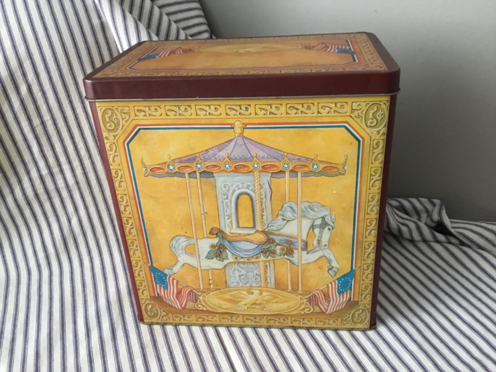 Vtg TIN 10.5x10x6 American Carousel Horse~ Tobin Fraley PATRIOTIC flags Flowers