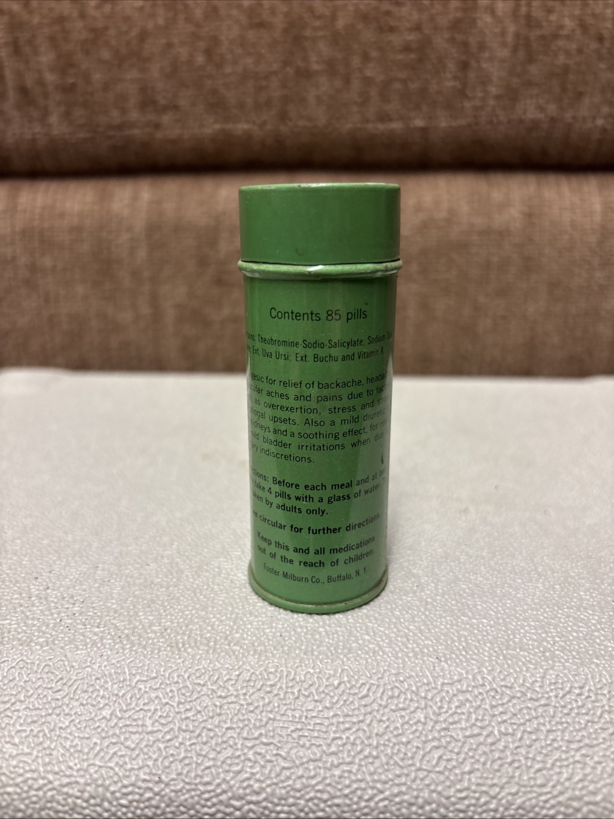 2 Doan’s Pills Tin Green. Empty