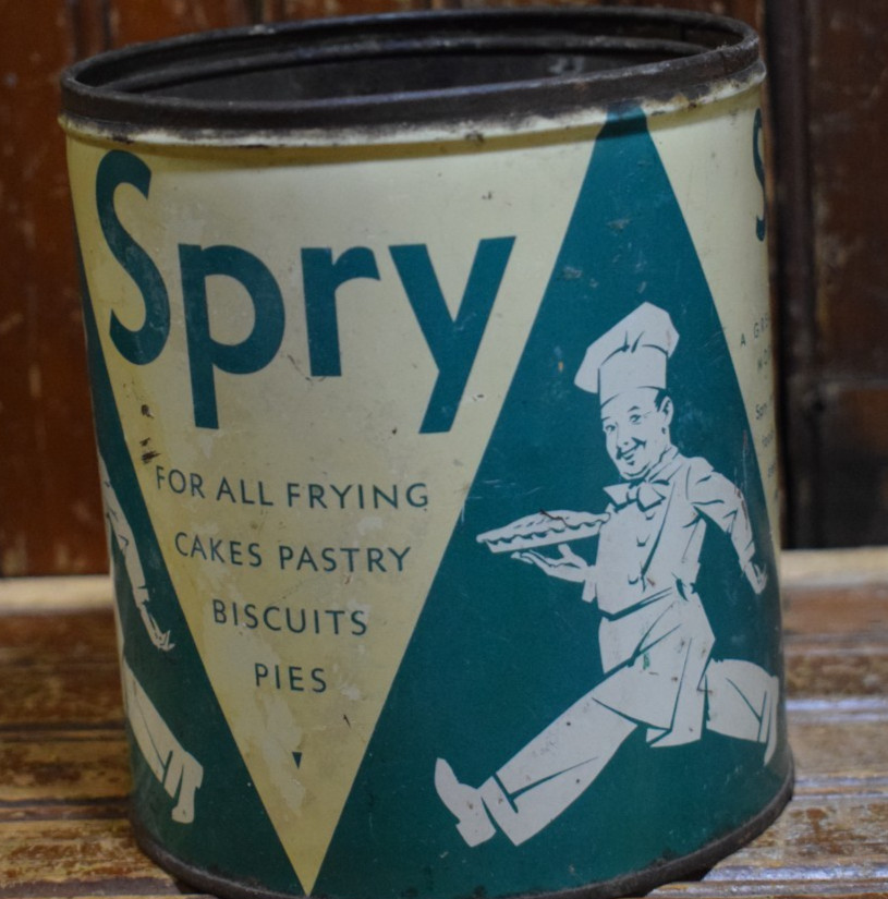 SPRY SHORTENING PAINTED METAL EMPTY TIN CAN SIGN VINTAGE 1940s PASTRY CHEF HAT