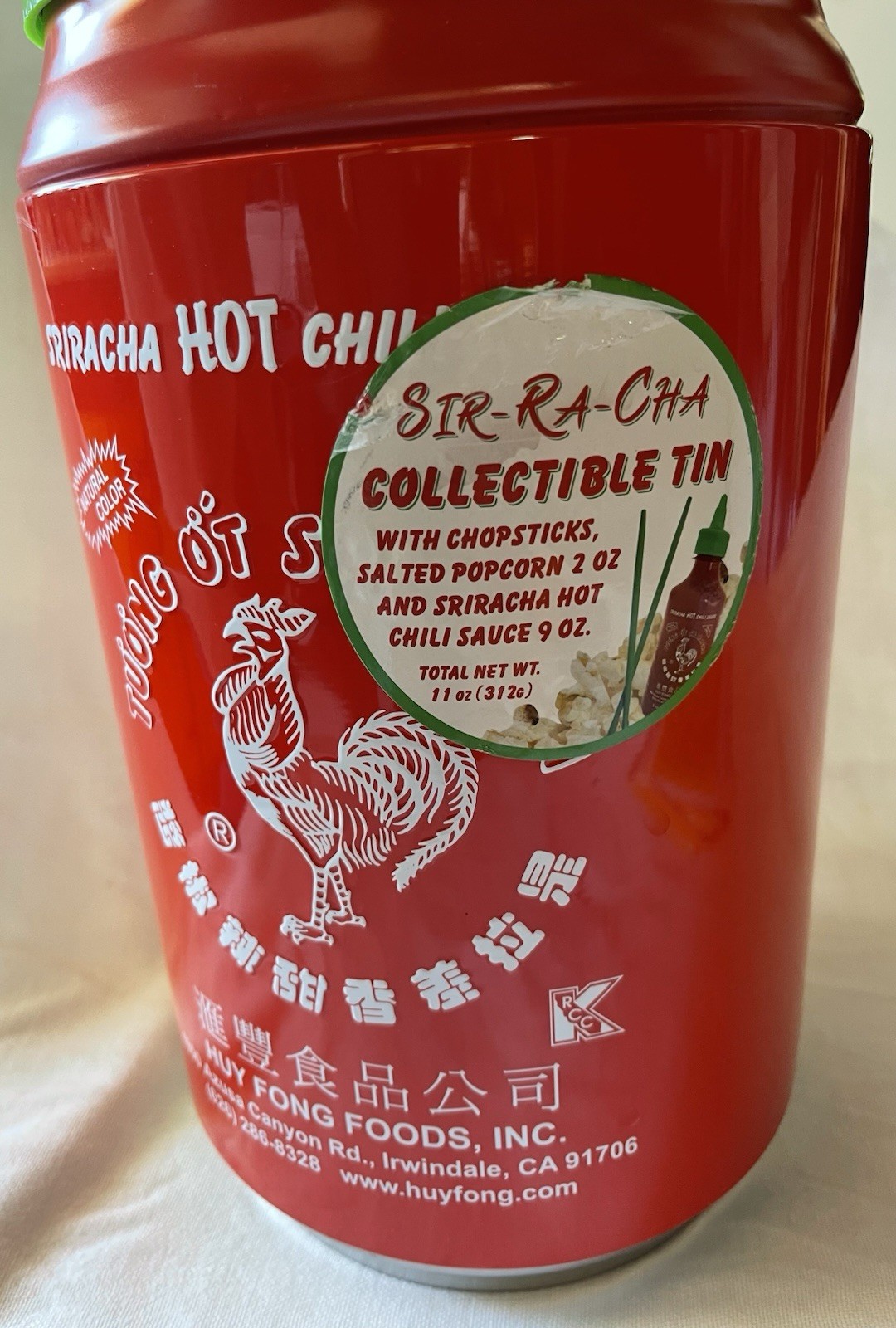 19″ LARGE SRIRACHA Collectable Tin Bottle Huy Fong Foods, Tin Bottle Plastic Lid