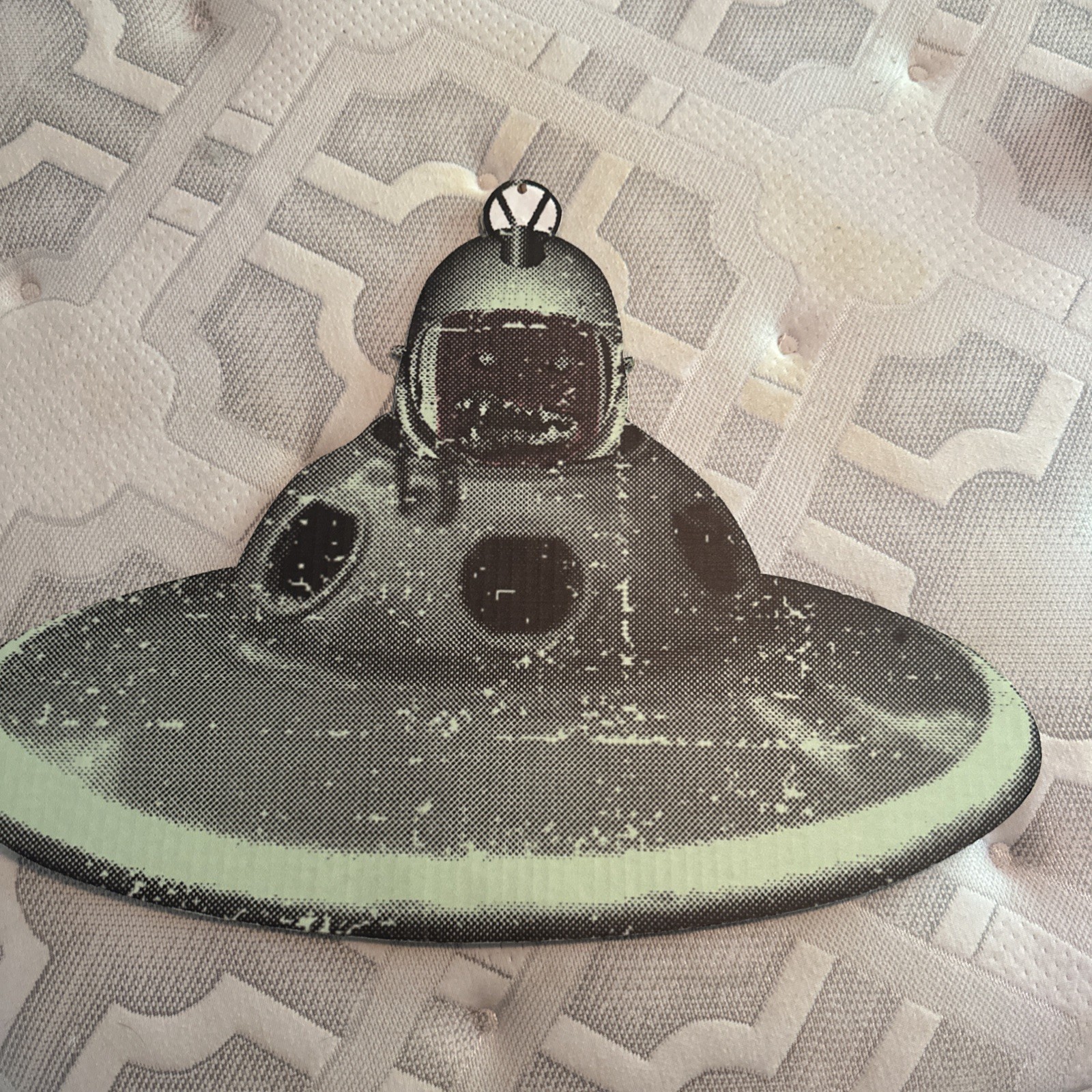 Vans Off The Wall Store Window display ufo spaceship cool vintage 2000’s rare
