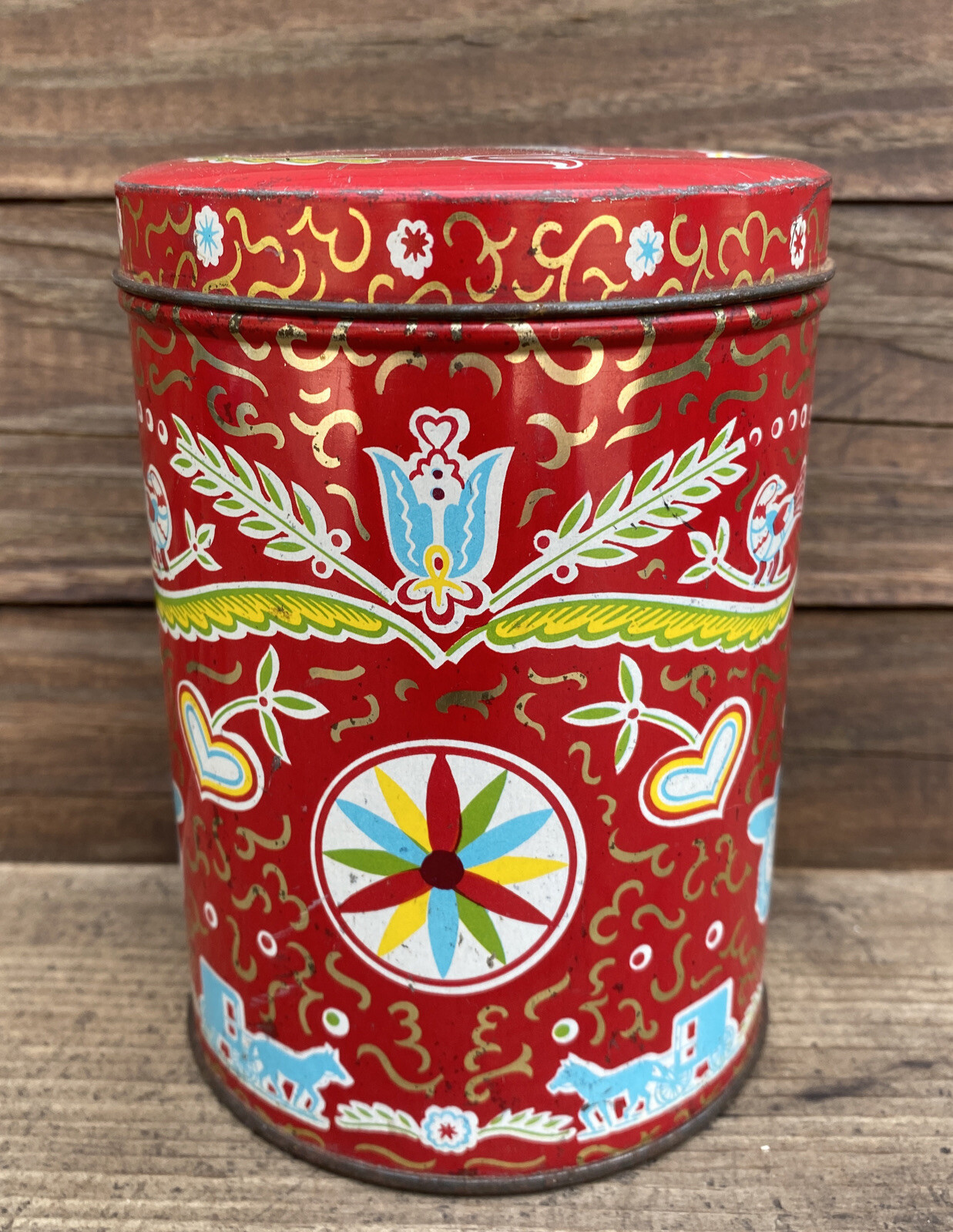 Pennsylvania Dutch Candie Empty Tin Mt. Holly Springs PA Amish 5 1/2” Red