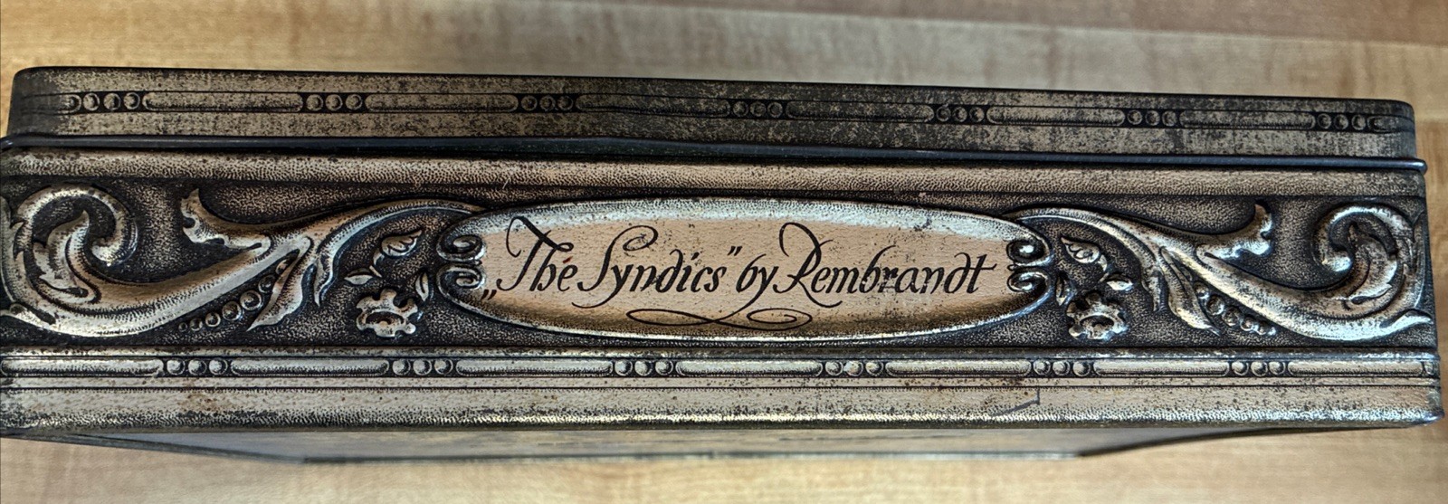 Victoria Holland Silver Biscuit Box “The Syndics” by Rembrandt – Rare – Unique