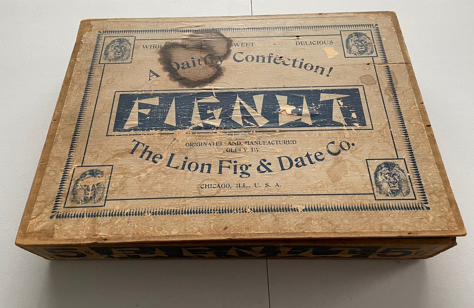 RARE! Store Display 1900’s Wooden Advertising Box FIGNUT Lion Fig & Date Co. 5¢