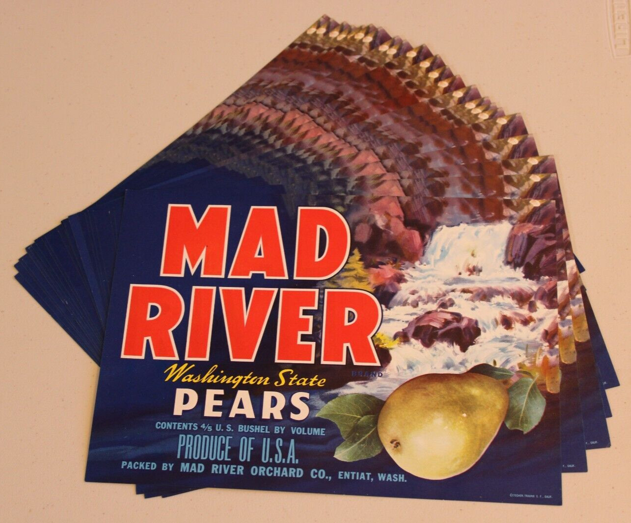 Original 25 MAD RIVER pear crate labels Entiat, Washington – wholesale blue