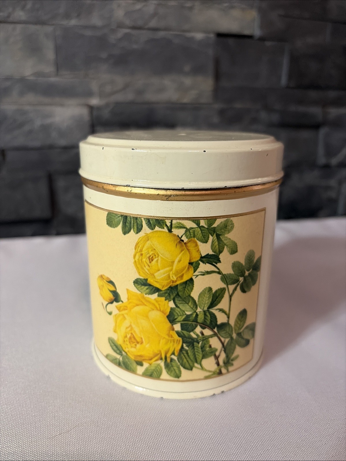 Vintage Decorator, yellow Roses Tin, Lady Claire Made In England 4” x 3 1/3”