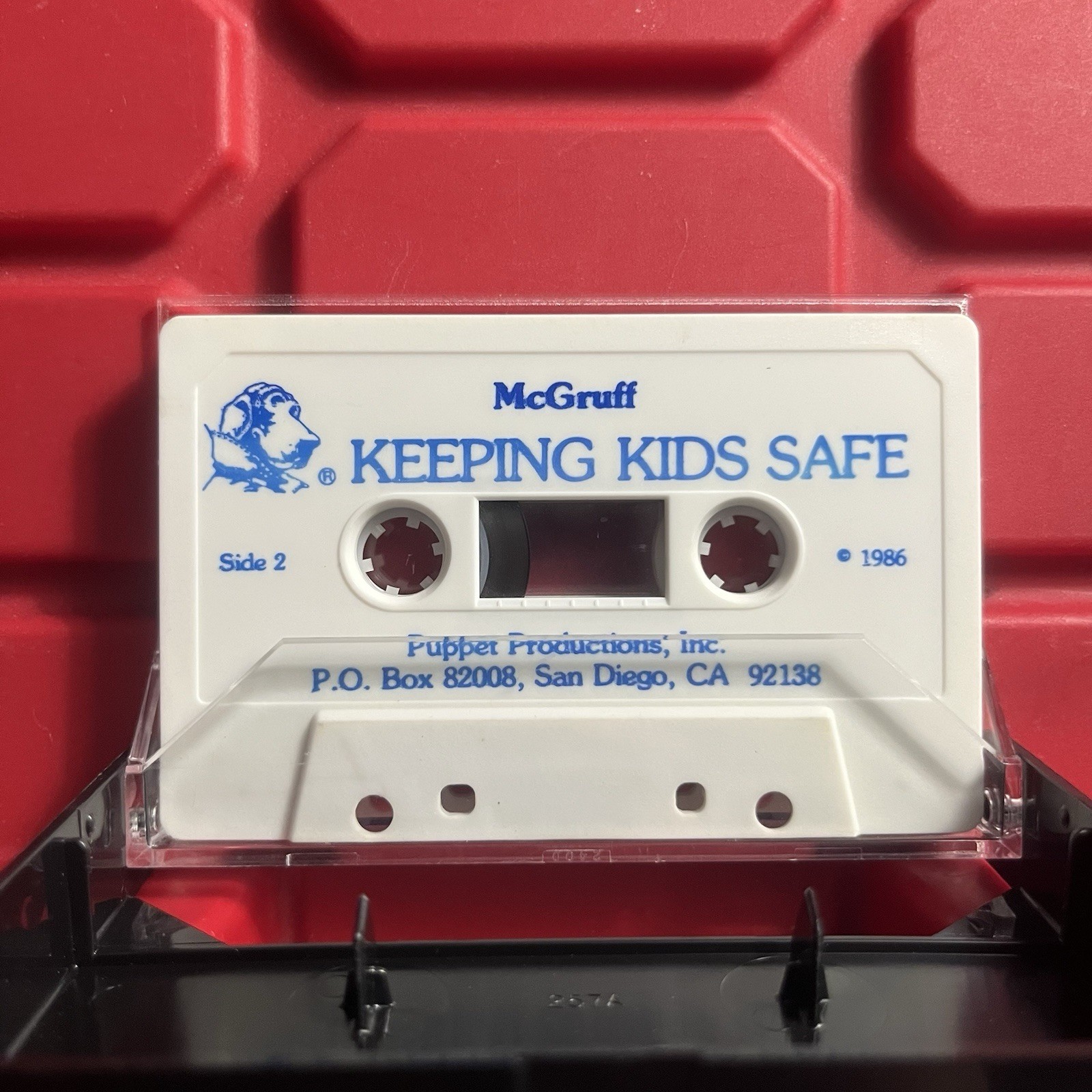 McGruff Keeping Kids Safe Cassette Tape Crime Dog Puppet Vintage 1986