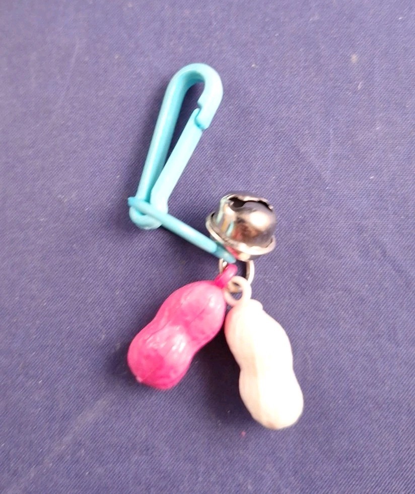 Vintage 1980s White Pink PEANUTS for 80s Bell Charms Clip On Necklace *17-18