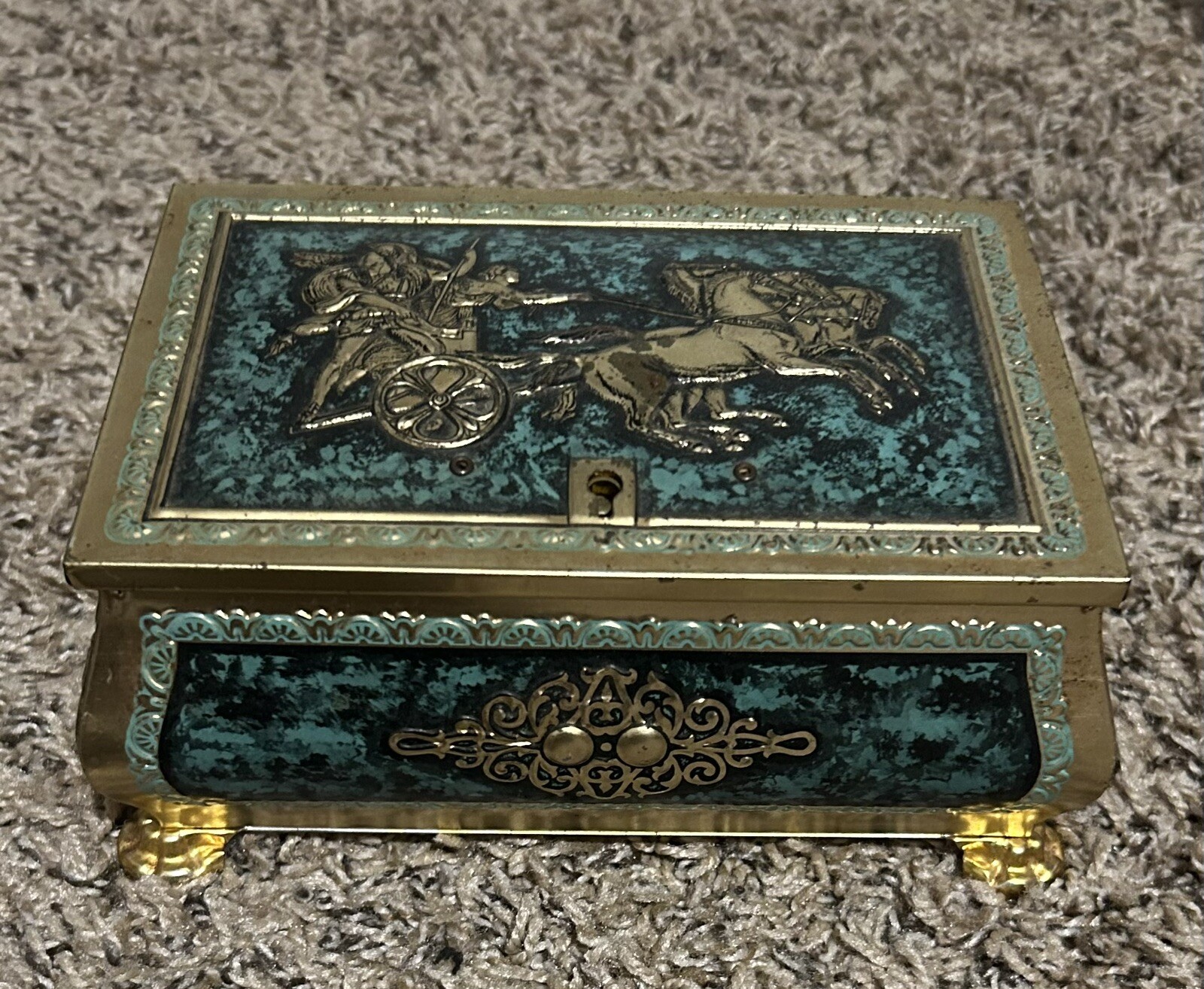 Vintage 1920’s Embossed 7.5″x 5.5″x 2.5″ Tin Keepsake Lock Box