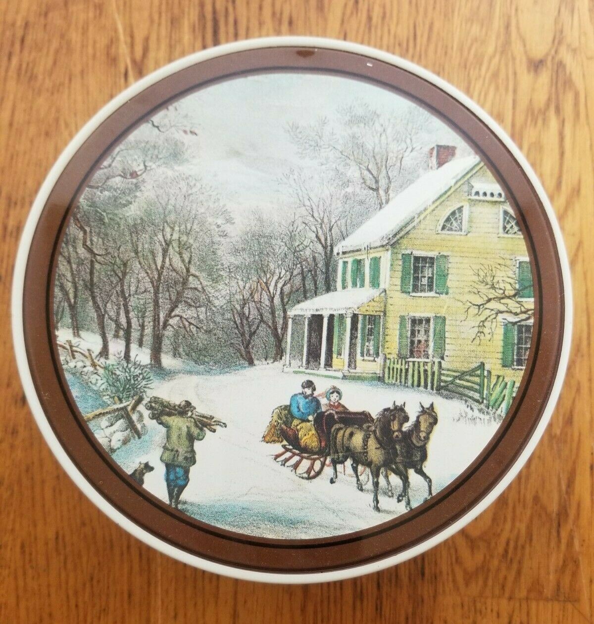 Currier & Ives American Homstead Winter 7 1/4″ Holiday Collector Tin