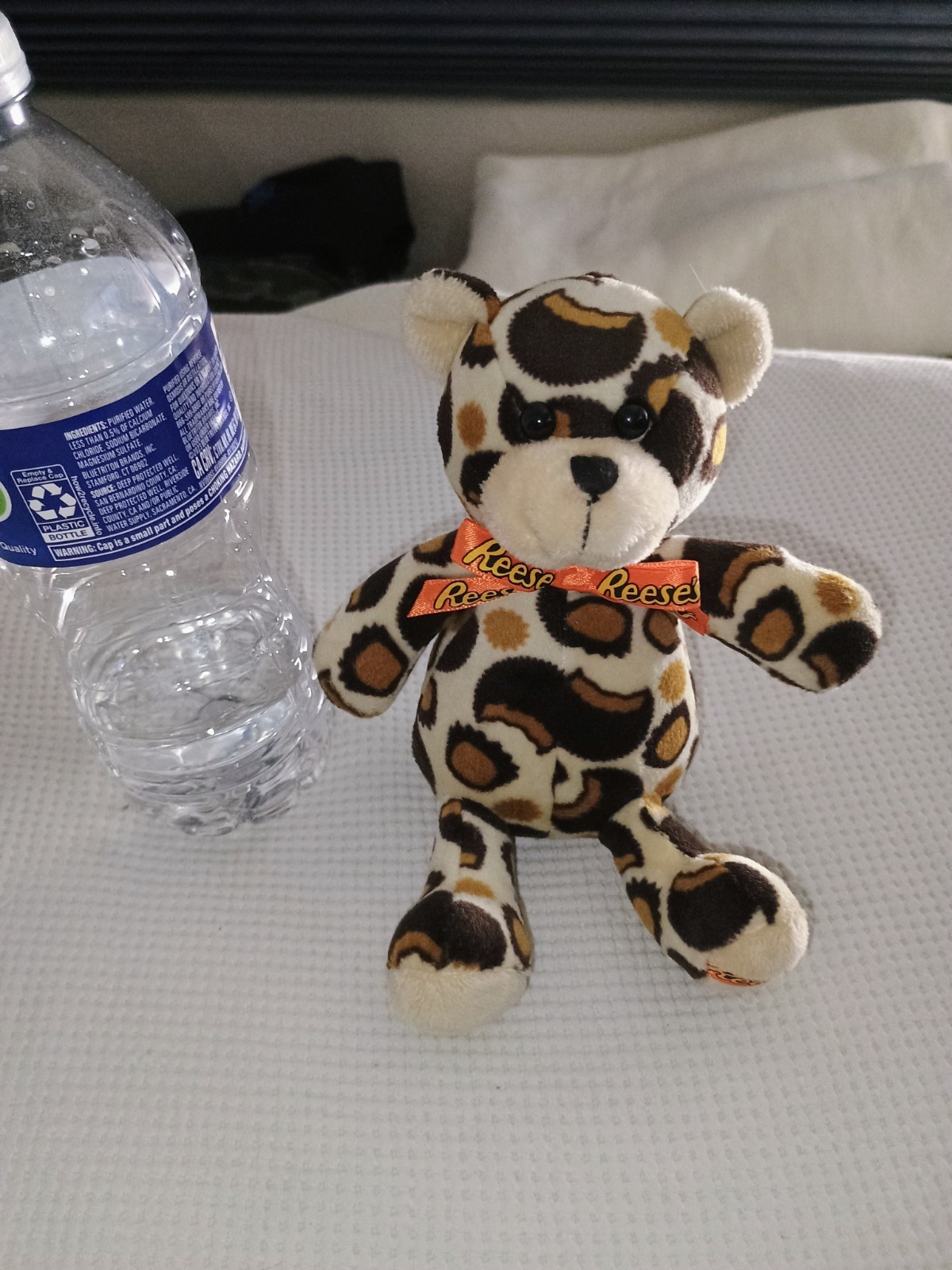 Reeses 6″ Bear Bean bag Plush stuffed toy brown orange yellow advertising