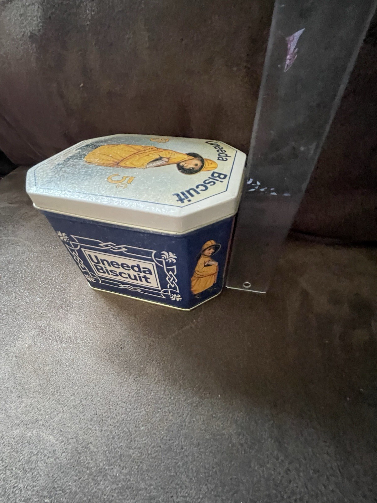 Vintage Nabisco Uneeda Biscuit National Biscuit Company Bristol Ware Tin