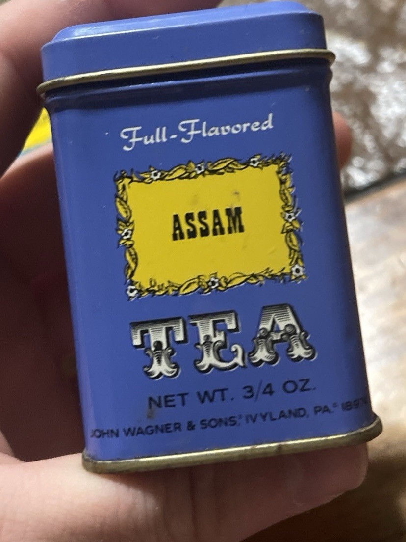 Vintage John Wagner & Sons Ivyland Pa Darjeeling Tea 3/4 oz Tin with Tea