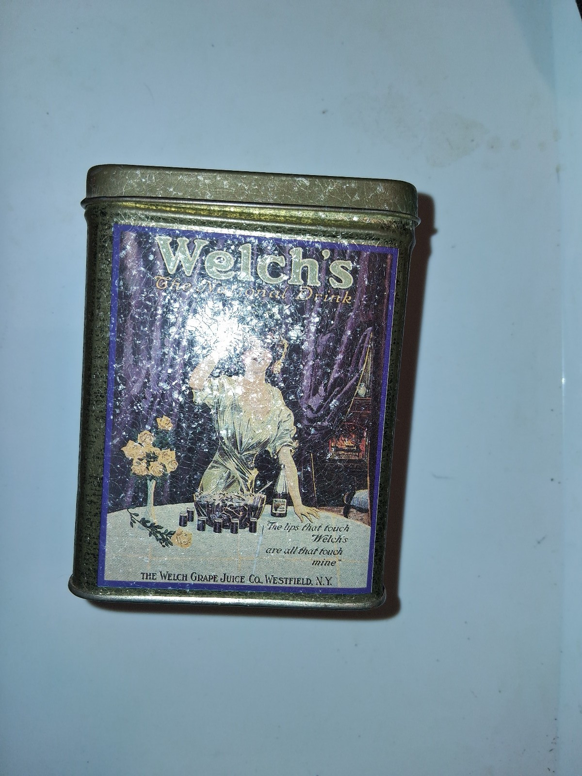 Vintage 90’s Welch’s Grape Juice Advertising Tin. Tin Box Company of America.