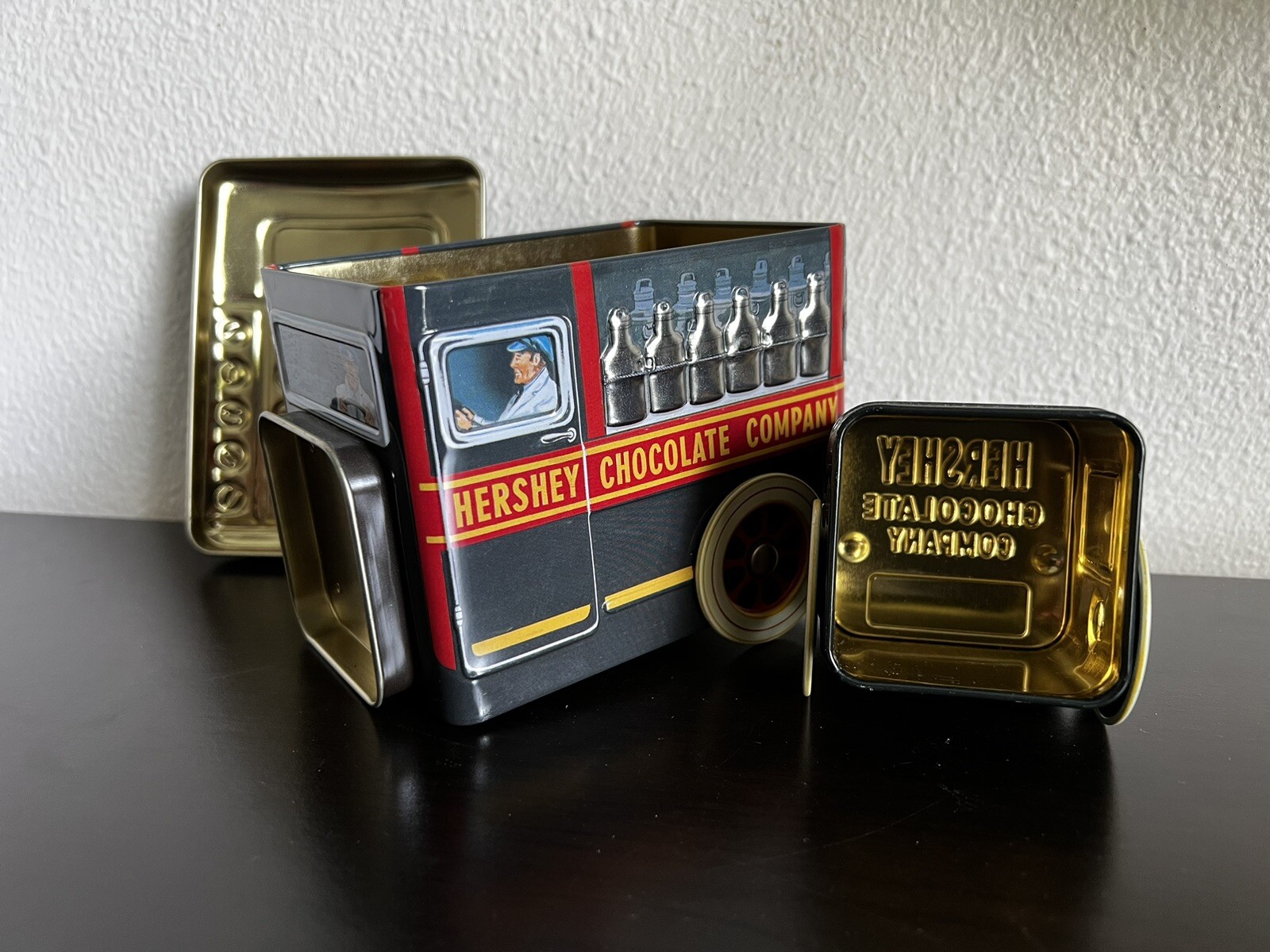 Hershey’ Chocolate Company 2000 Tin Box Container Hershey Milk Truck #1 Series