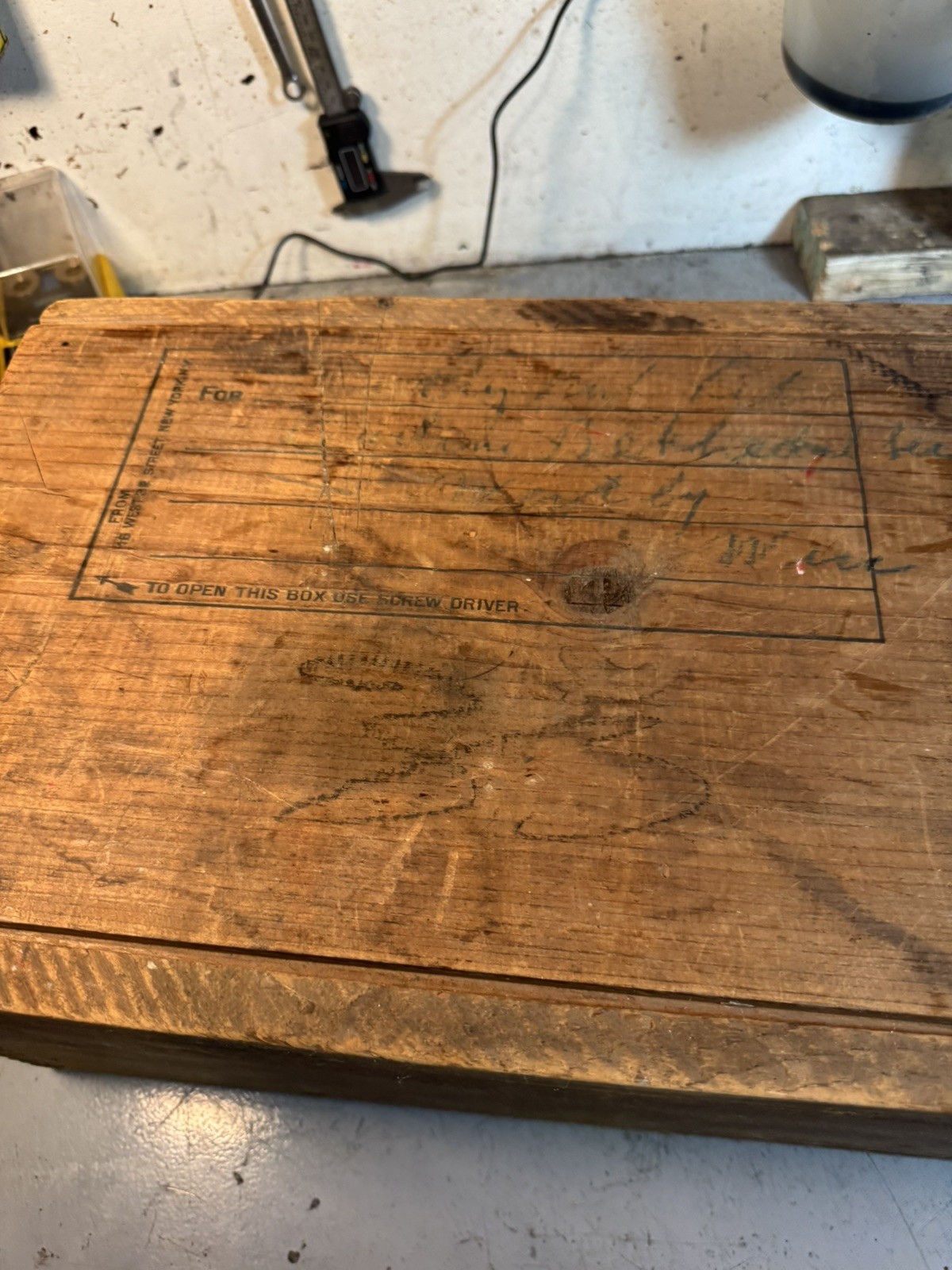 VIntage Smithsonian Specimen shipping crate w/ Lid Dove Tail Wood Crate Box