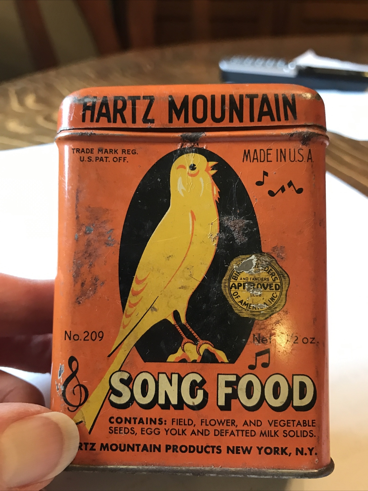Vintage HARTZ MOUNTAIN SONG FOOD TIN # 209. 3.5 oz BIRD TIN LITHO LARGER SIZE