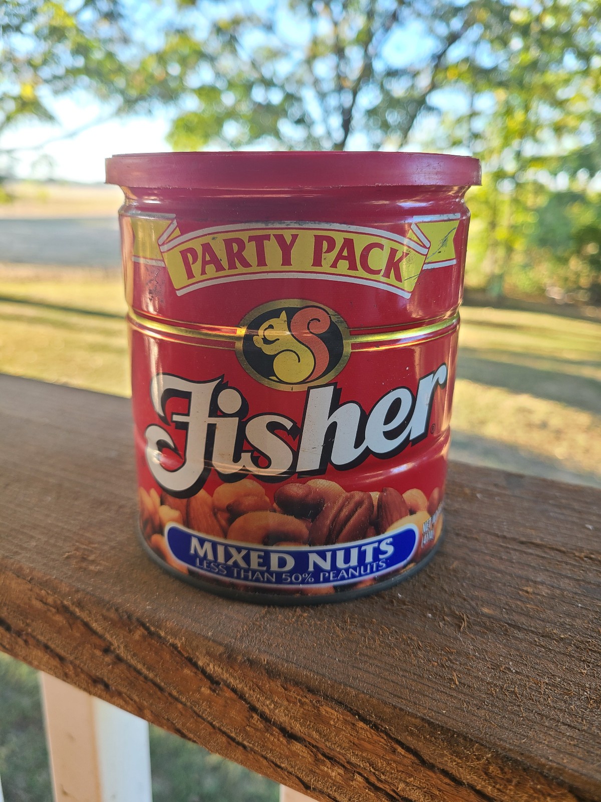 Vintage 1990 Fisher Mixed Nuts Party Pack metal can / plastic lid / 4-3/8″ x 4″