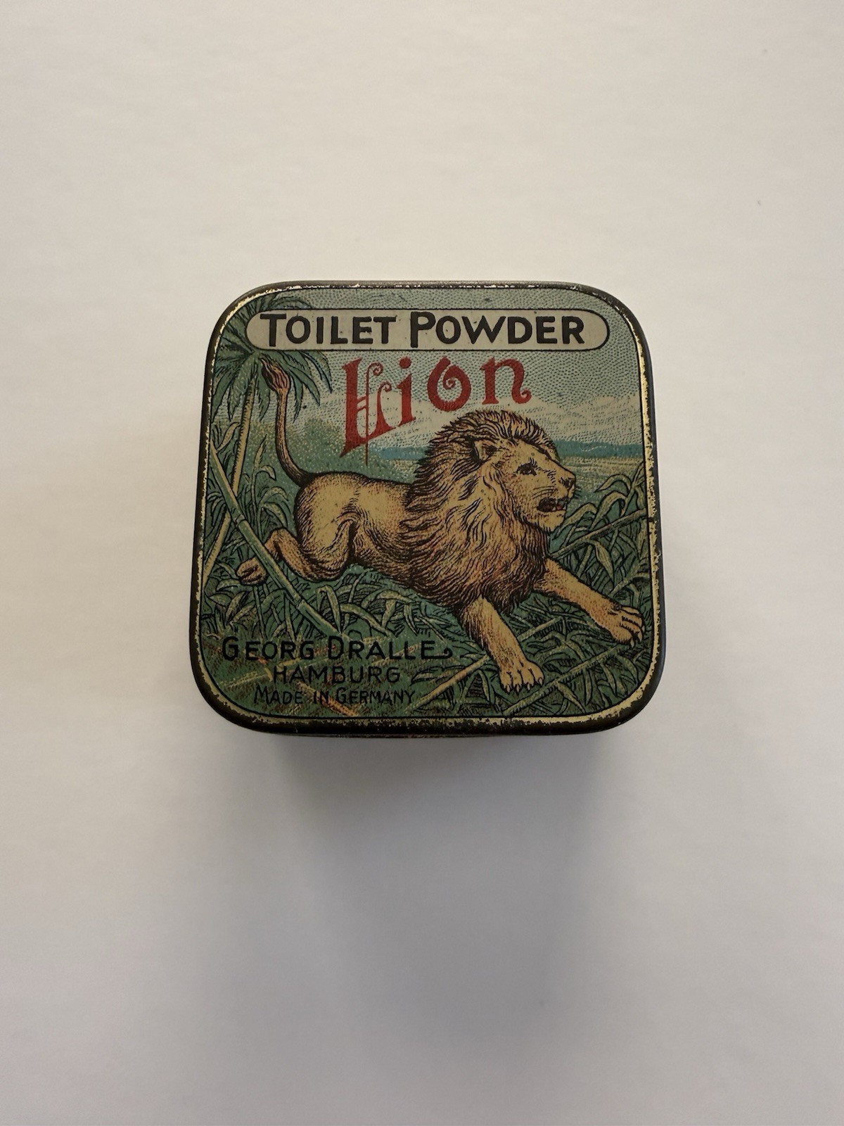 Antique Tin Lion Toilet Powder Georg Dralle Perfumer Hamburg Germany 1900 – 1920