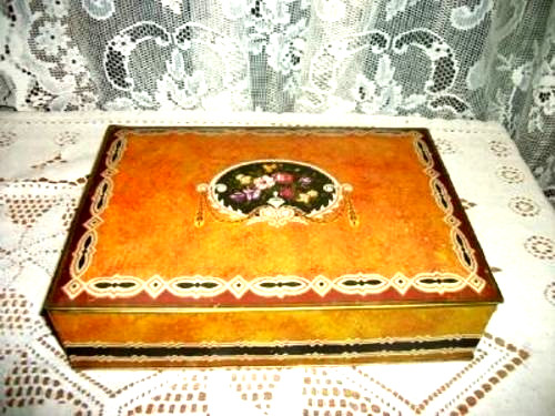 ART DECO UNEEDA BISCUIT NABISCO TIN BOX FLOWER BASKET 1920s HINGED GRAPICS