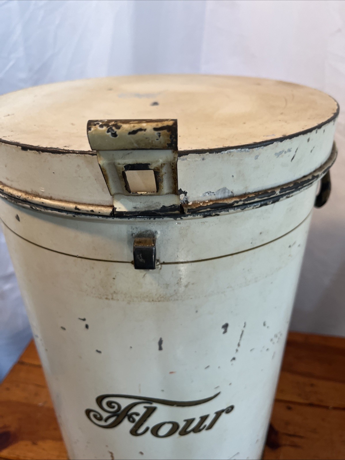 VTG Flour Tin Can General Store Storage Canister Primitive Antique W/Lid Great!