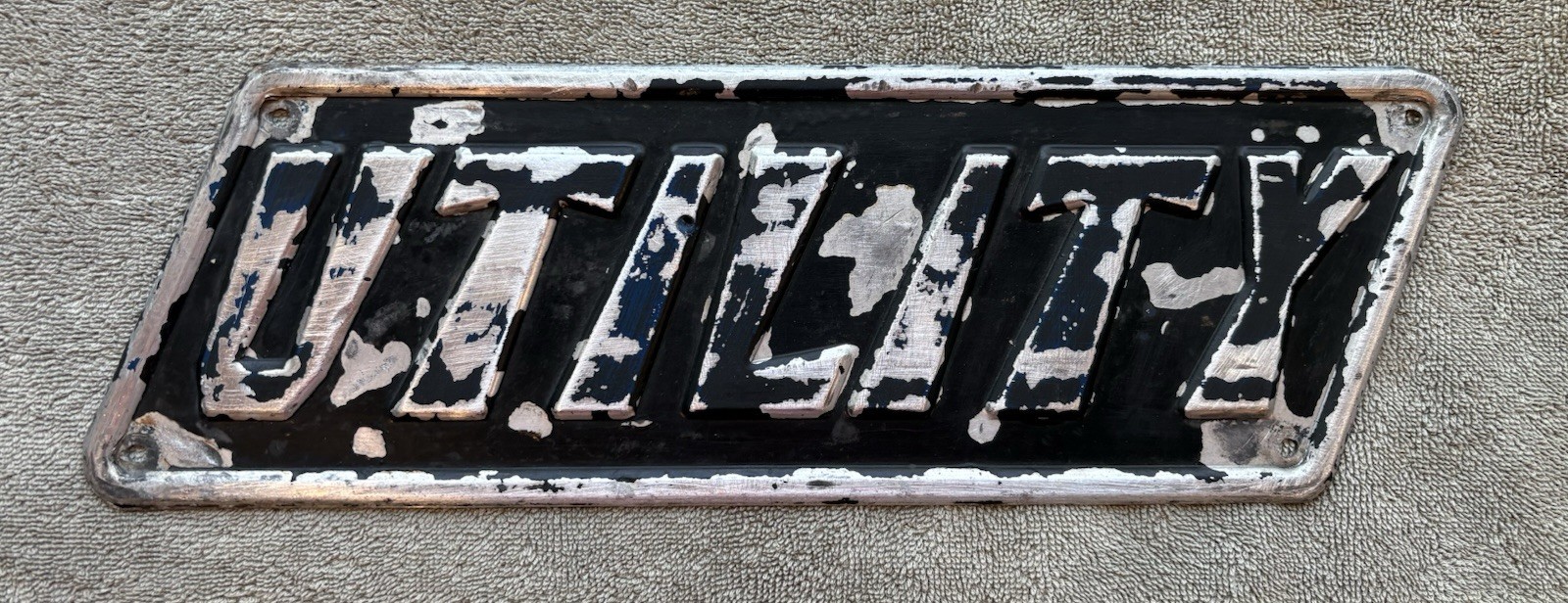 Vintage UTILITY Semi Trailer Embossed Aluminum Advertising Brand Logo Badge Sign