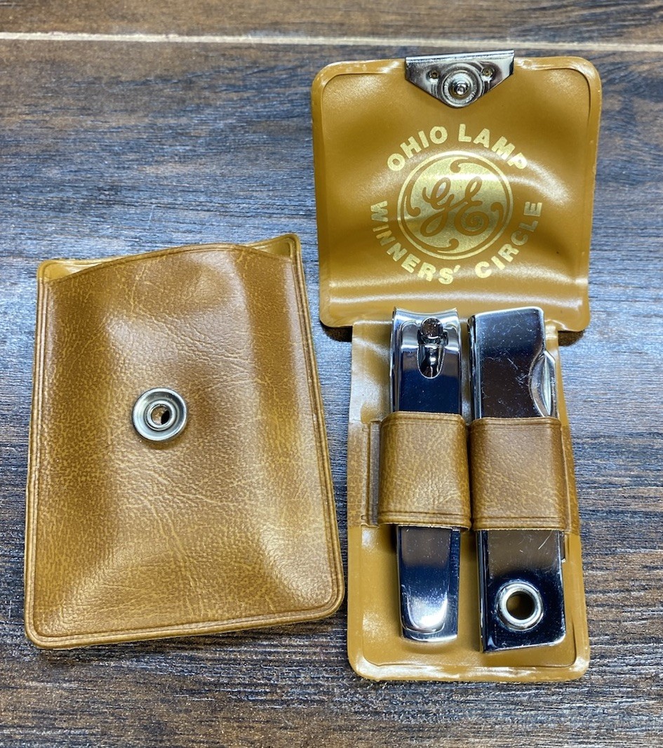 Vintage GE Ohio Lamp Winners Circle Nail Clipper Grooming Travel Set Case