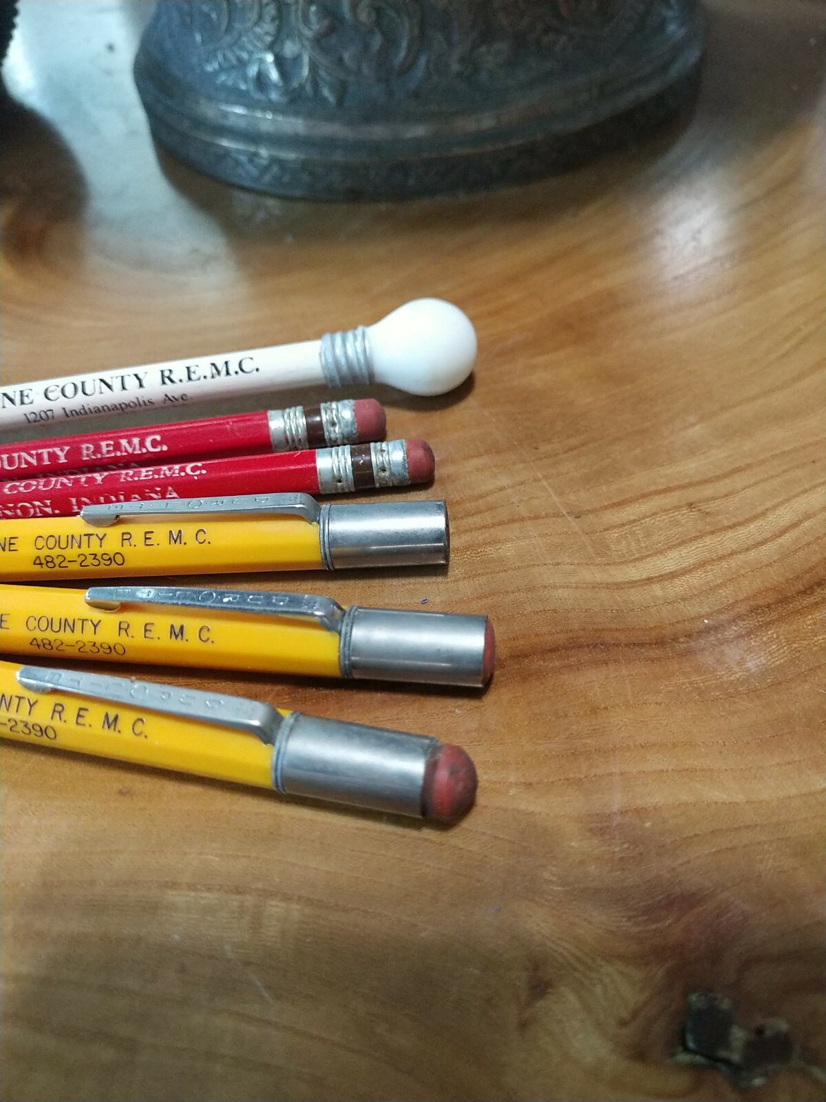 Boone County Electric Company Advertising pens, pencils. Lebanon, IN. R.E.M.C