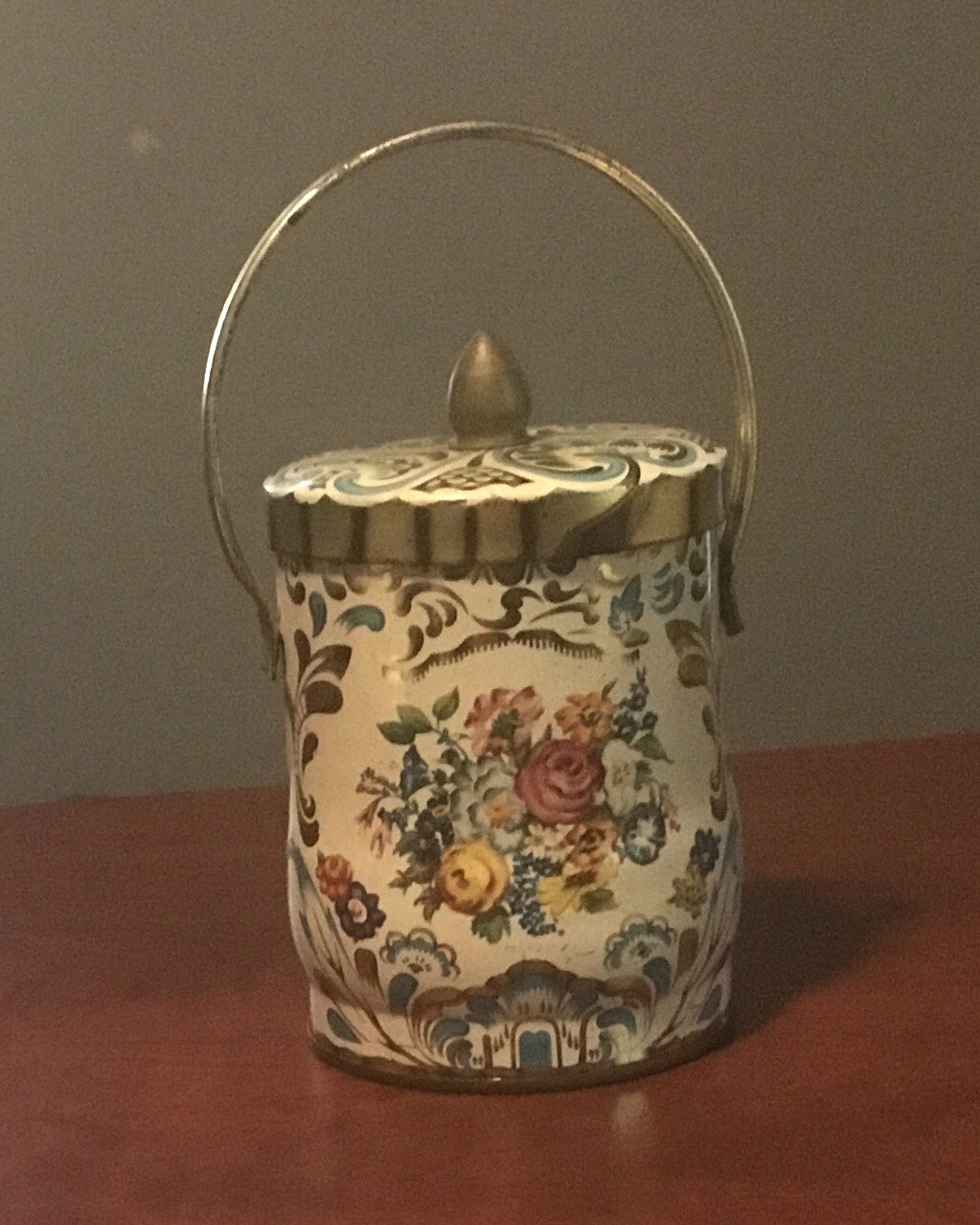 Vintage Regal Crown Bucket Tin With Lid And Handle For Candy- England -5”H X 3.5