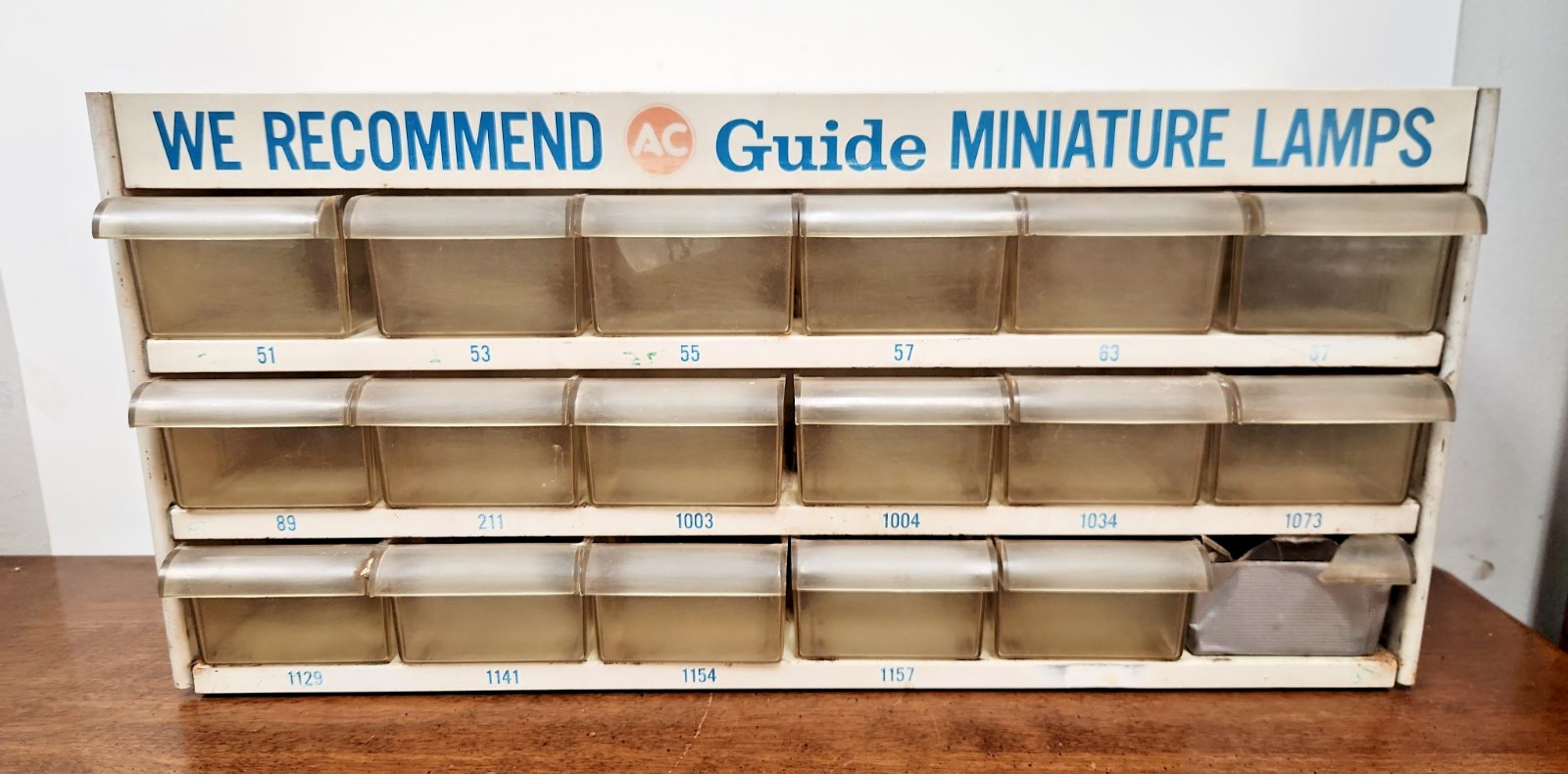 VINTAGE AC DELCO AC GUIDE MINIATURE LAMPS 18 DRAWER COUNTER STORE DISPLAY
