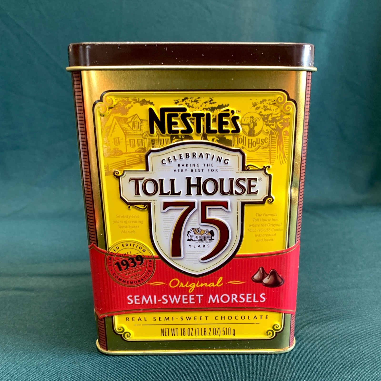 MIXED LOT 2 ADVERTISING TINS LIPTON’S TEA & 75TH ANNIVERSARY TOLL HOUSE COOKIES