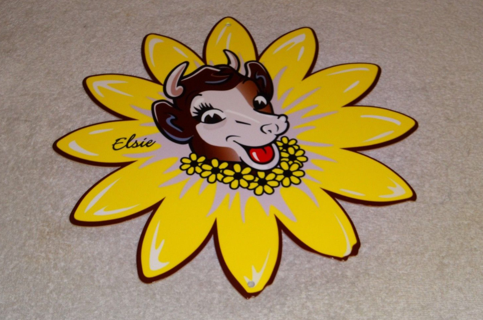 VINTAGE BORDEN’S DAIRY ELSIE THE COW 12″ ENAMEL METAL ICE CREAM FLOWER GAS SIGN!