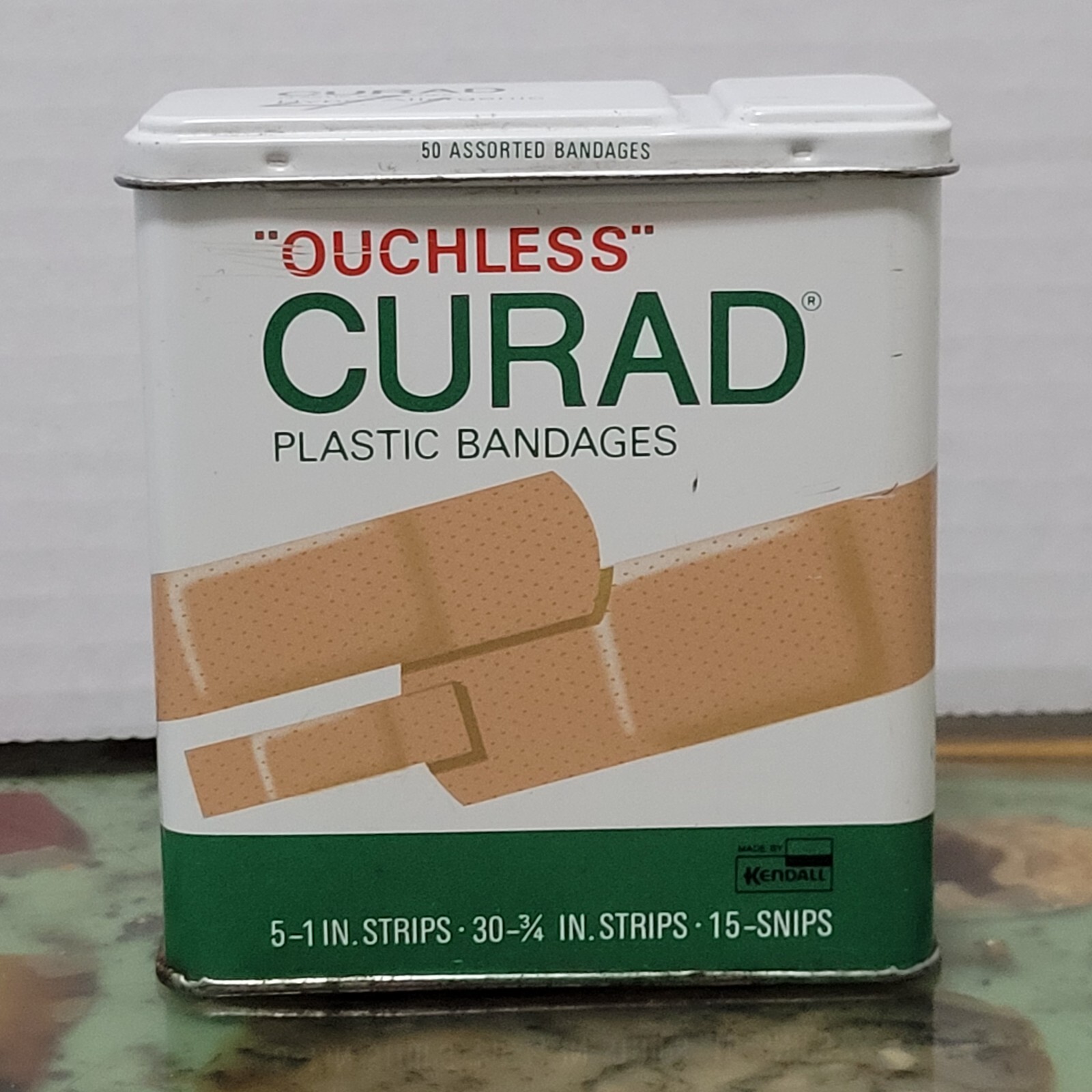 VINTAGE OUCHLESS CURAD PLASTIC BANDAGES Tin Large Size EMPTY box 1960s 1970s