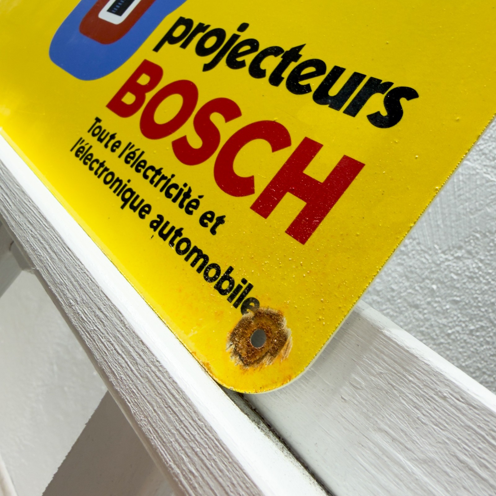 Bosch Vintage Rusty Headlamp Heavy Metal Sign – 40 × 60 cm (15.7” × 23.6”)