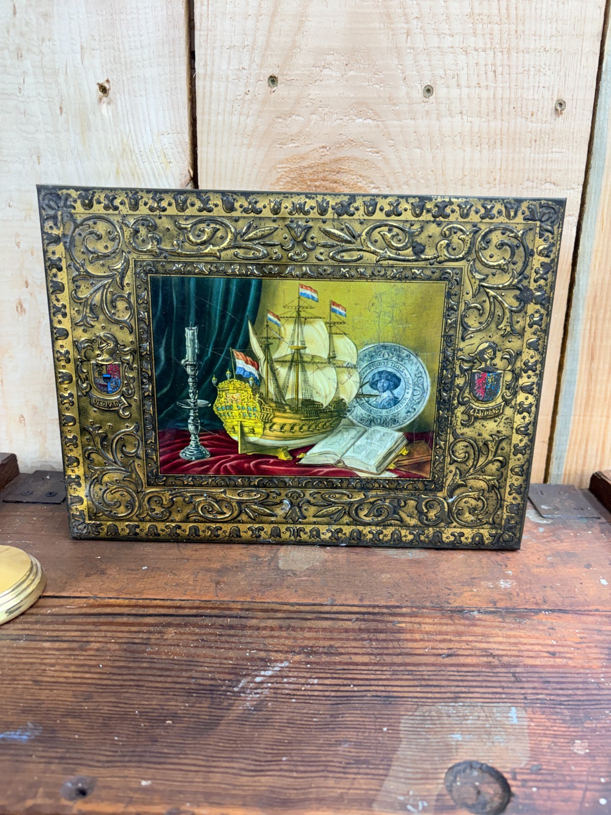 VTG ROYAL VERKADE Embossed Metal Cookie Biscuit Tin Box 12″x9″x2.5″ Holland