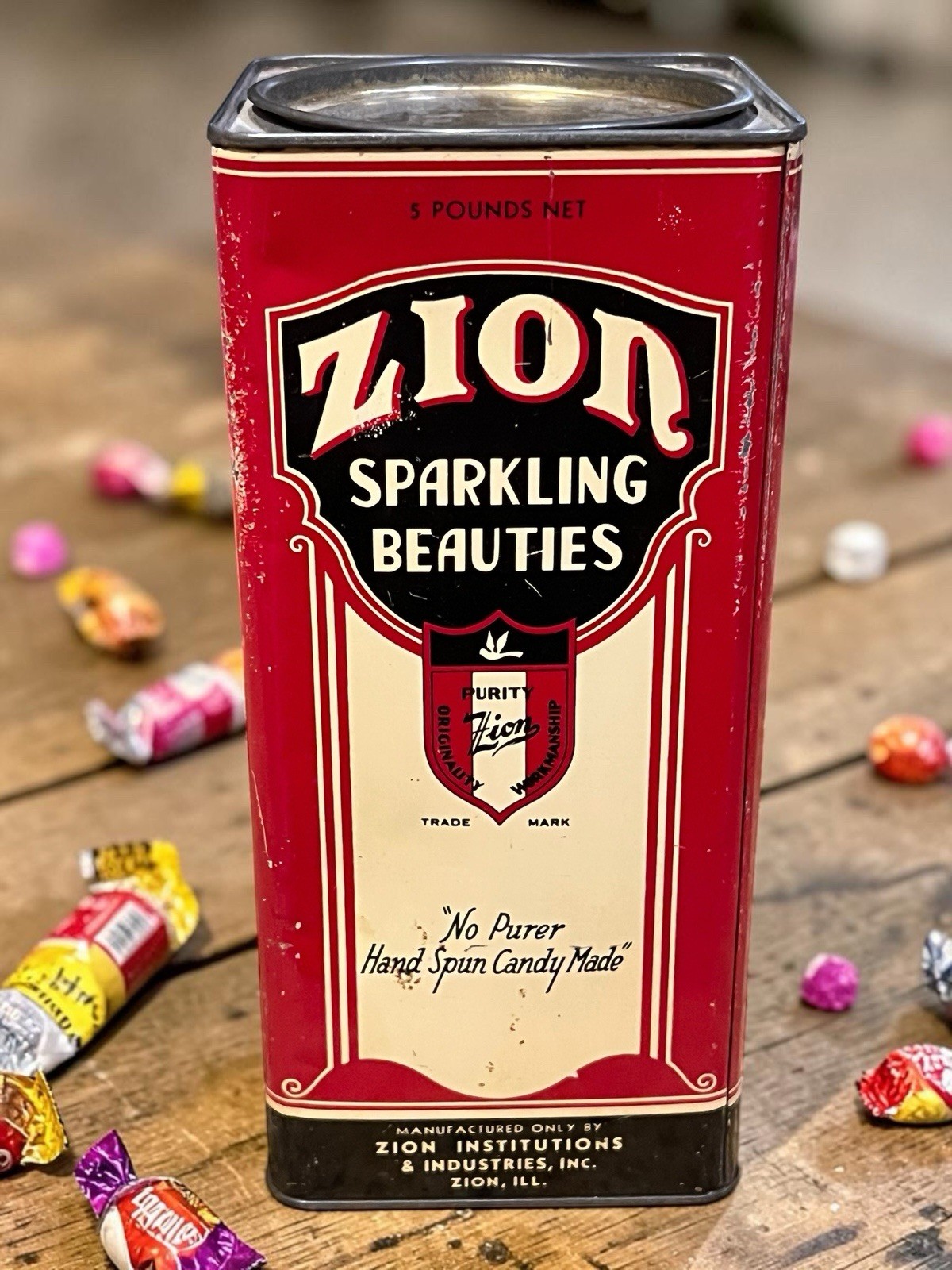VINTAGE “ZION SPARKLING BEAUTIES” 5 LB. CANDY TIN.ZION, ILLINOIS