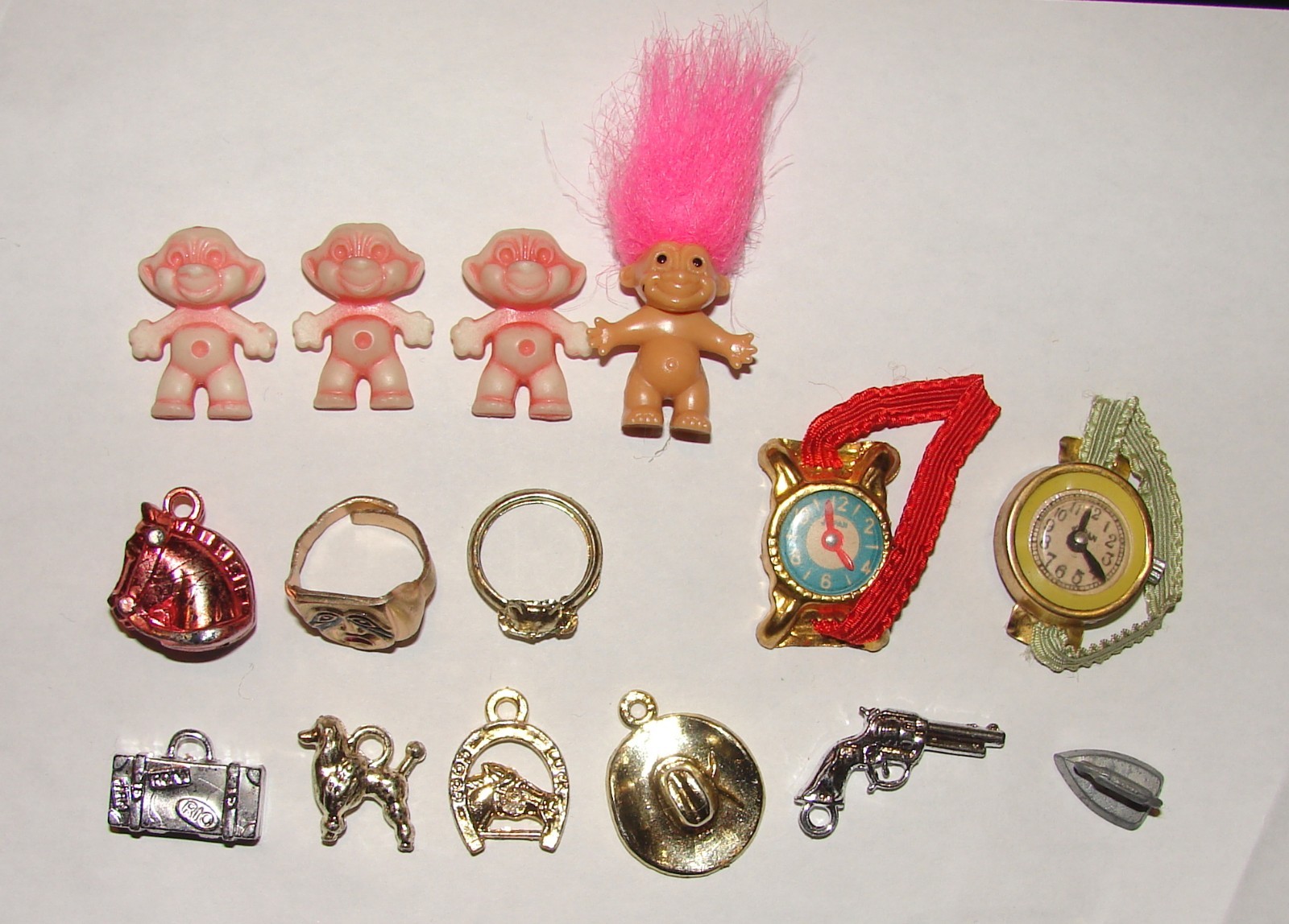 VINTAGE GUMBALL & CRACKER JACK CHARMS TROLLS PLASTIC PRIZE COLLECTABES Lot Of 15