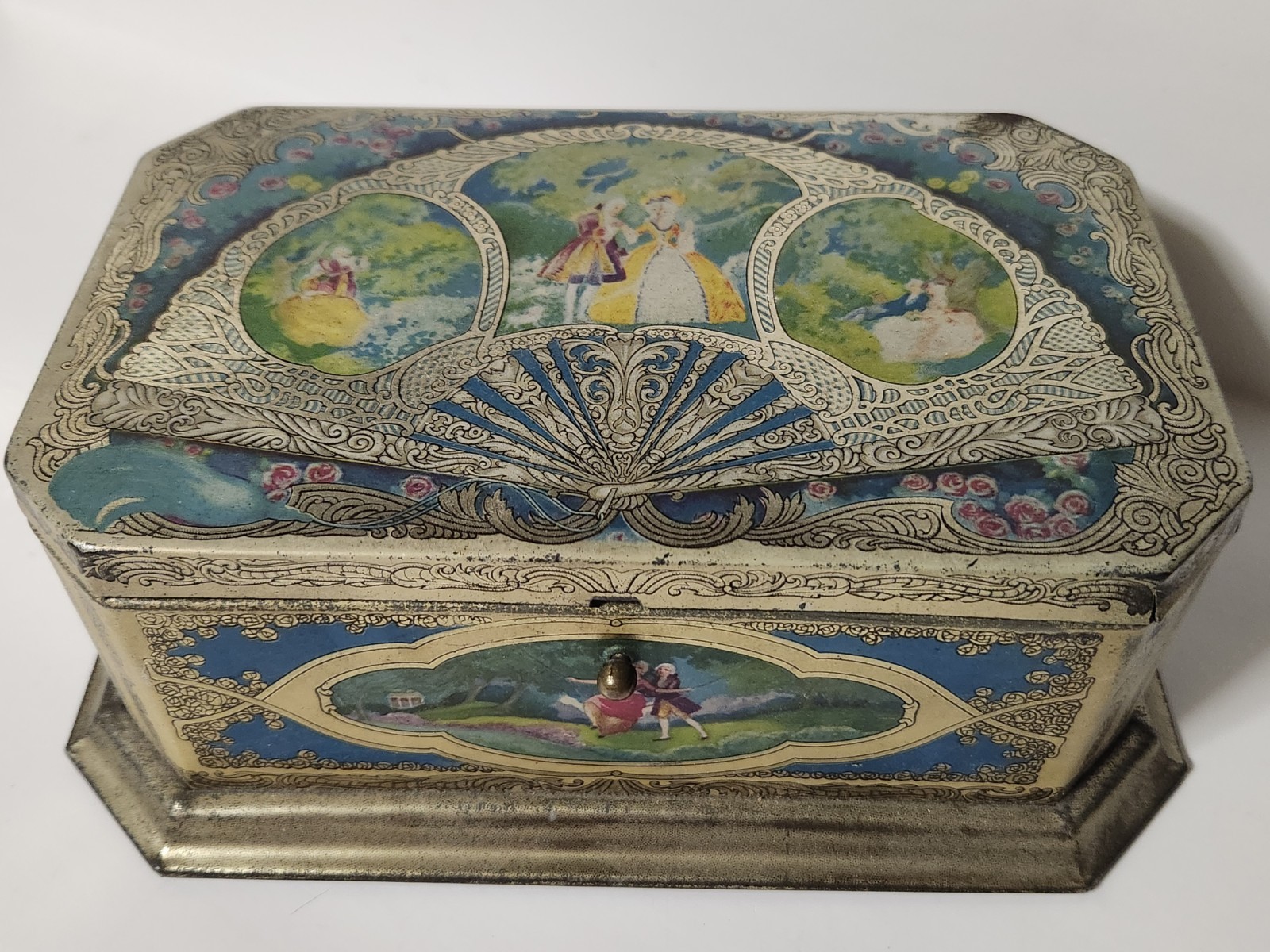 Old Artstyle Chocolate Candy Container Tin – Featured Fan & Romance