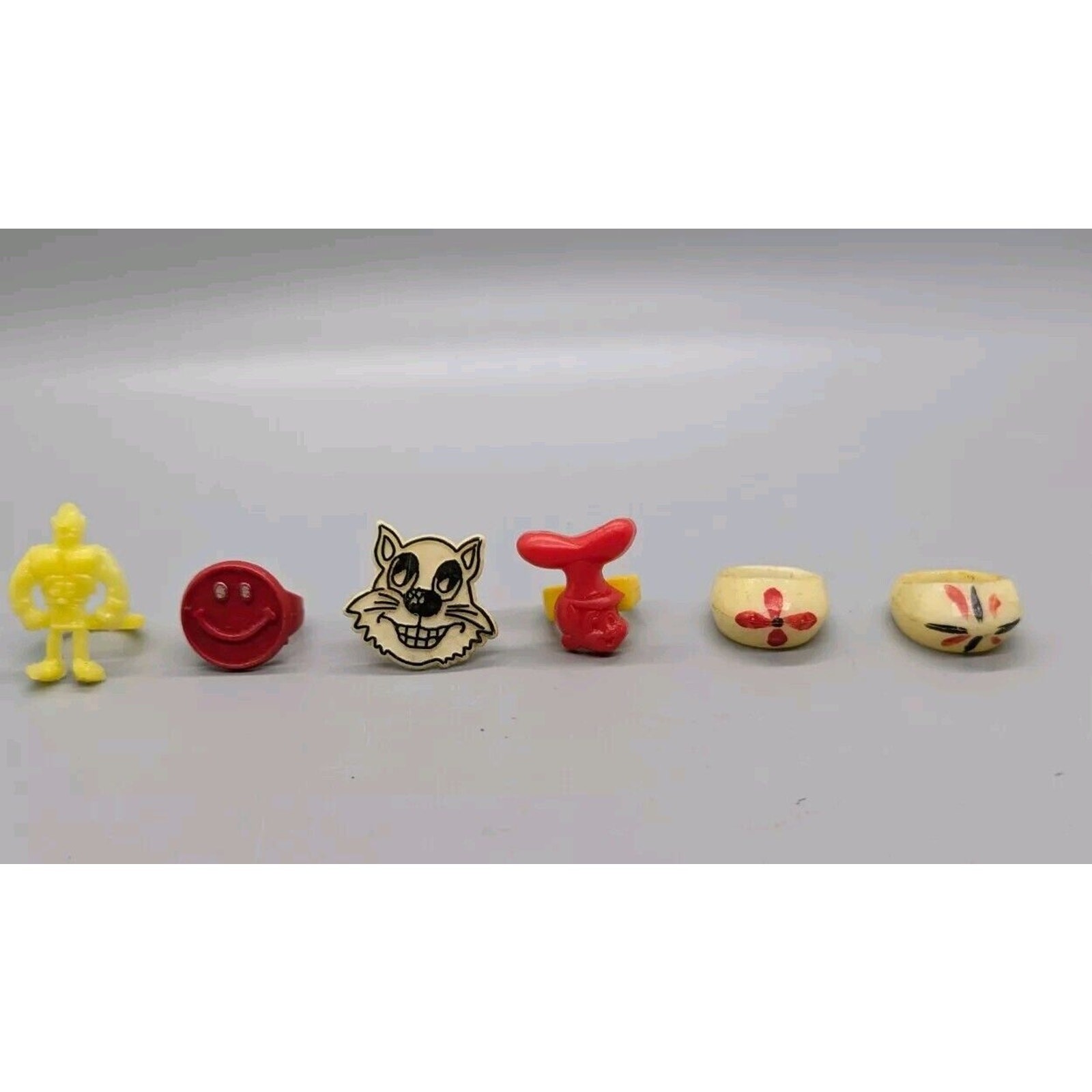 Vintage Lot Of 6 Plastic Children’s Rings Prize Cereal Box Toy