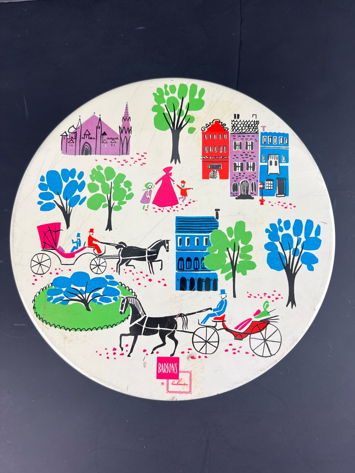 Vintage 1959 BARTON’S Bonbonniere Round Candy Tin Charming Pastel Horse Carriage