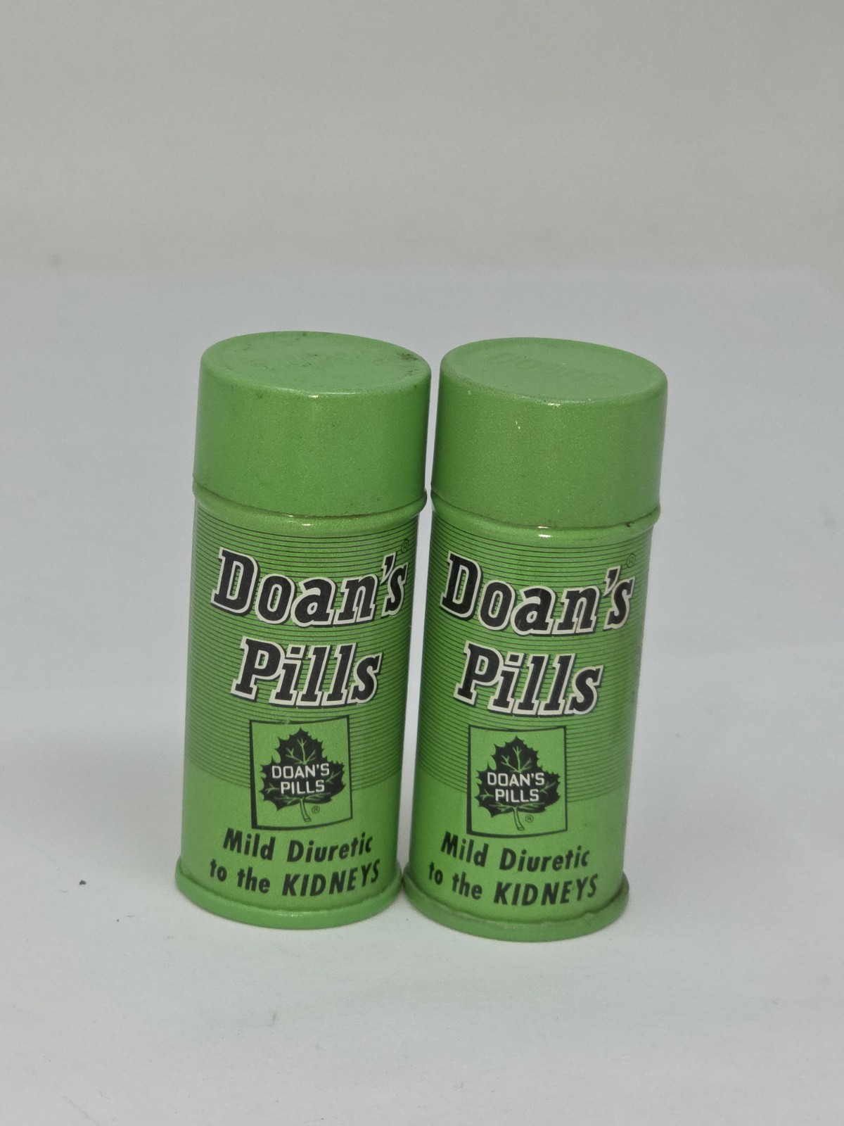 2 Vintage 2.5″ Doan’s Pills Medicine Tins Mild Diuretic To The Kidneys