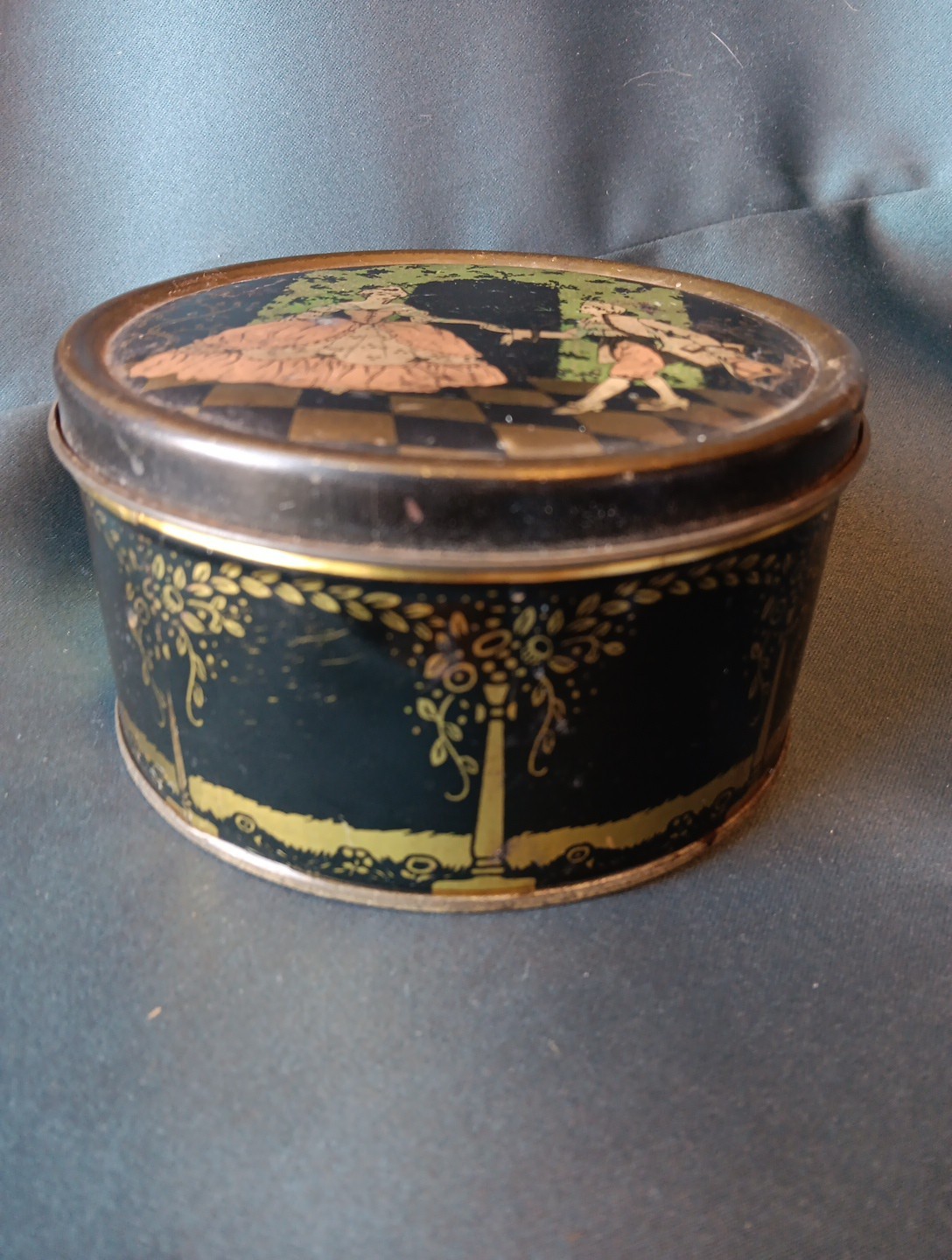 Rococo Revival Chromolithographed Biscuit or Confectionery tin w/lid