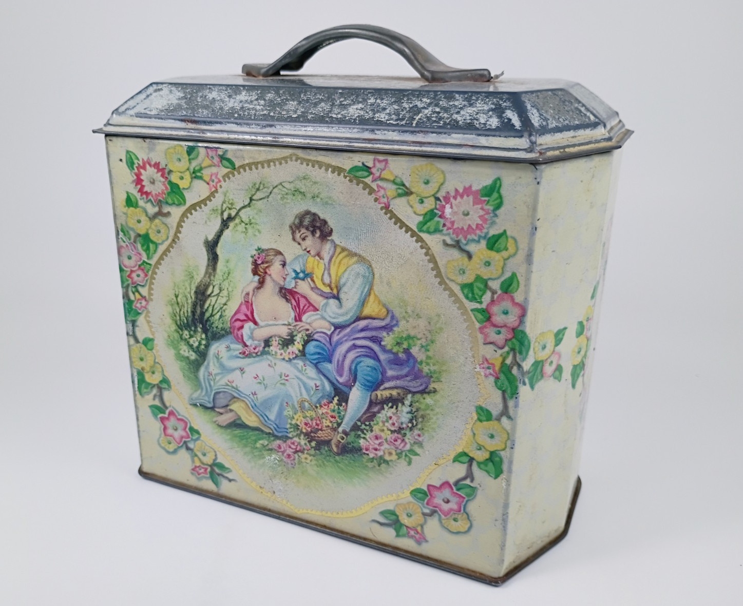 Vintage Murry Allen Rectangular Antique Tin. Romantic Scene, Made in England.