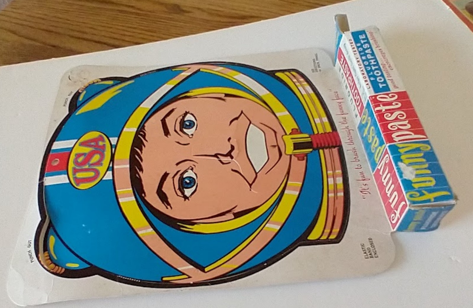 Vtg 1960s FUNNY PASTE Toothpaste NOS in Box & Punch Out ASTRONAUT Halloween Mask