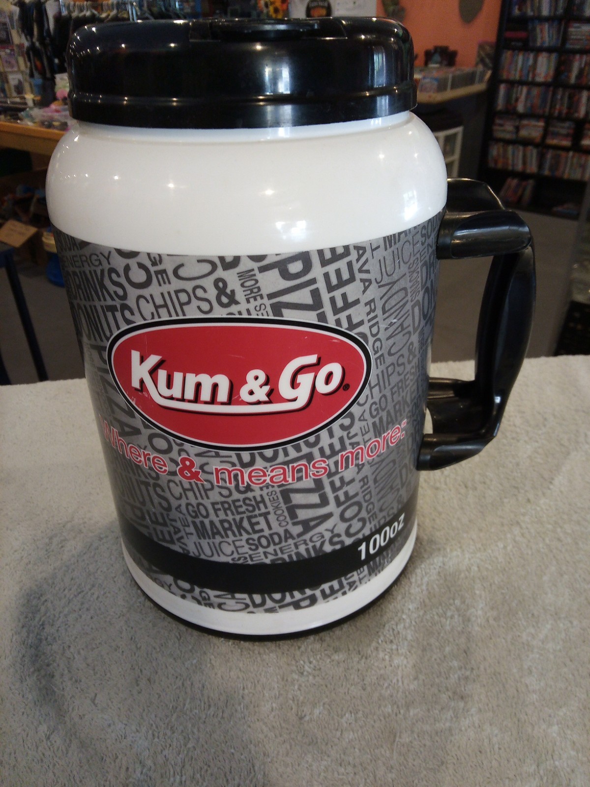 Rare Kum & Go 100 oz Whirley Drink Works Insulated Travel Mug Handled Cup & Lid