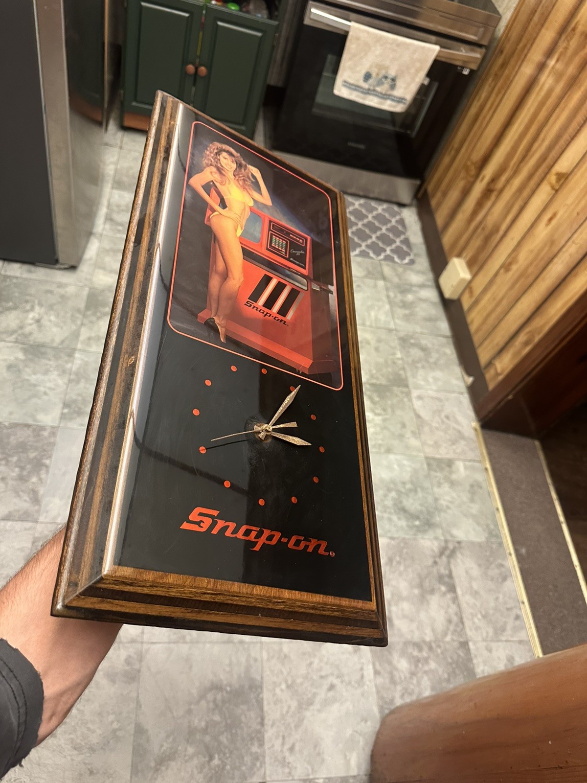 SNAP-ON TOOLS Vintage ADVERTISING WALL CLOCK w/ Tune-up Equipment & Mechanic